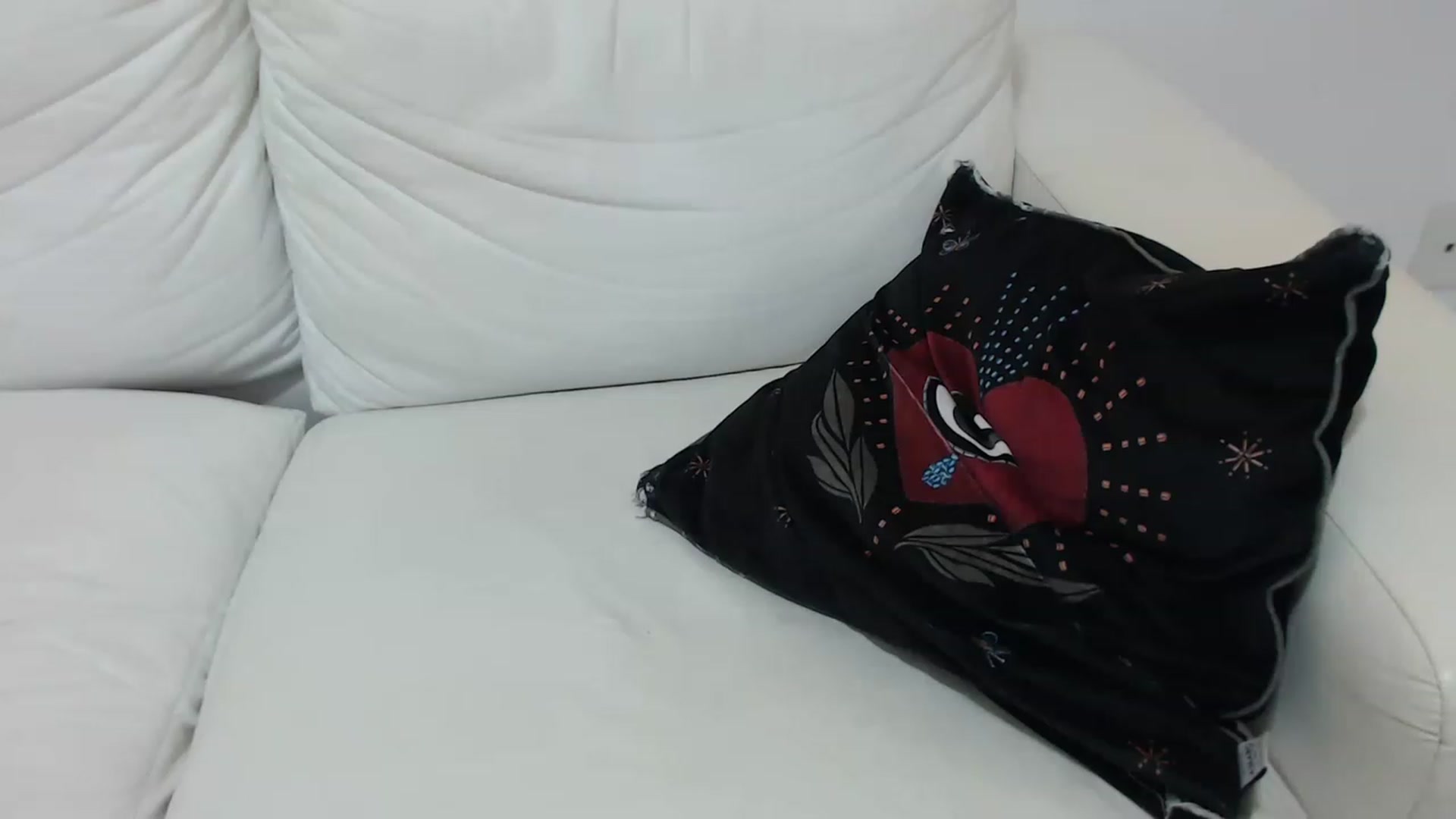 Gallery image thumbnail from LoverBella's myfreecams stream on, 12/13/2022, 04:32 image 8 of 20