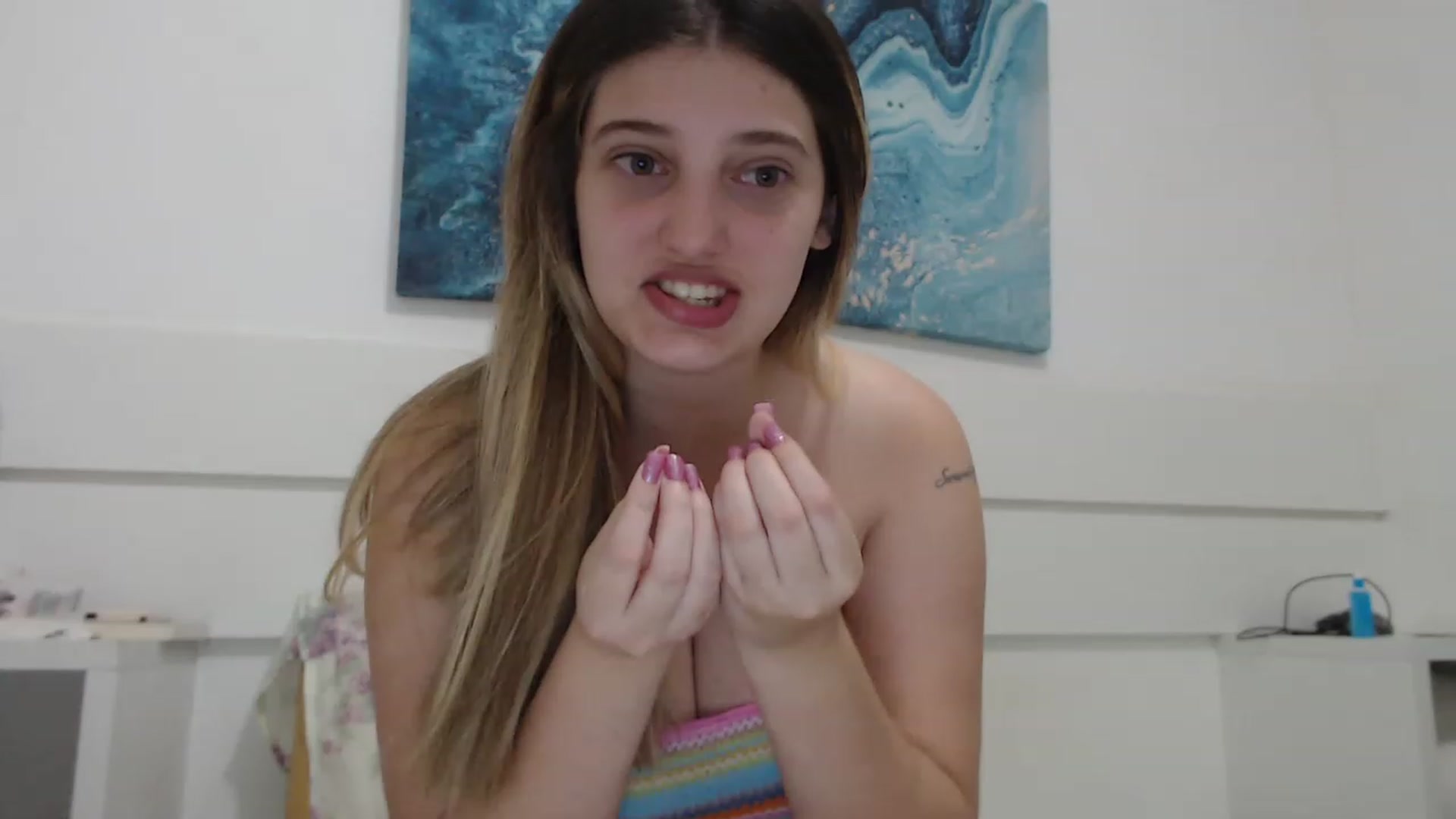 Gallery image thumbnail from LoverBella's myfreecams stream on, 12/29/2022, 02:15 image 11 of 20