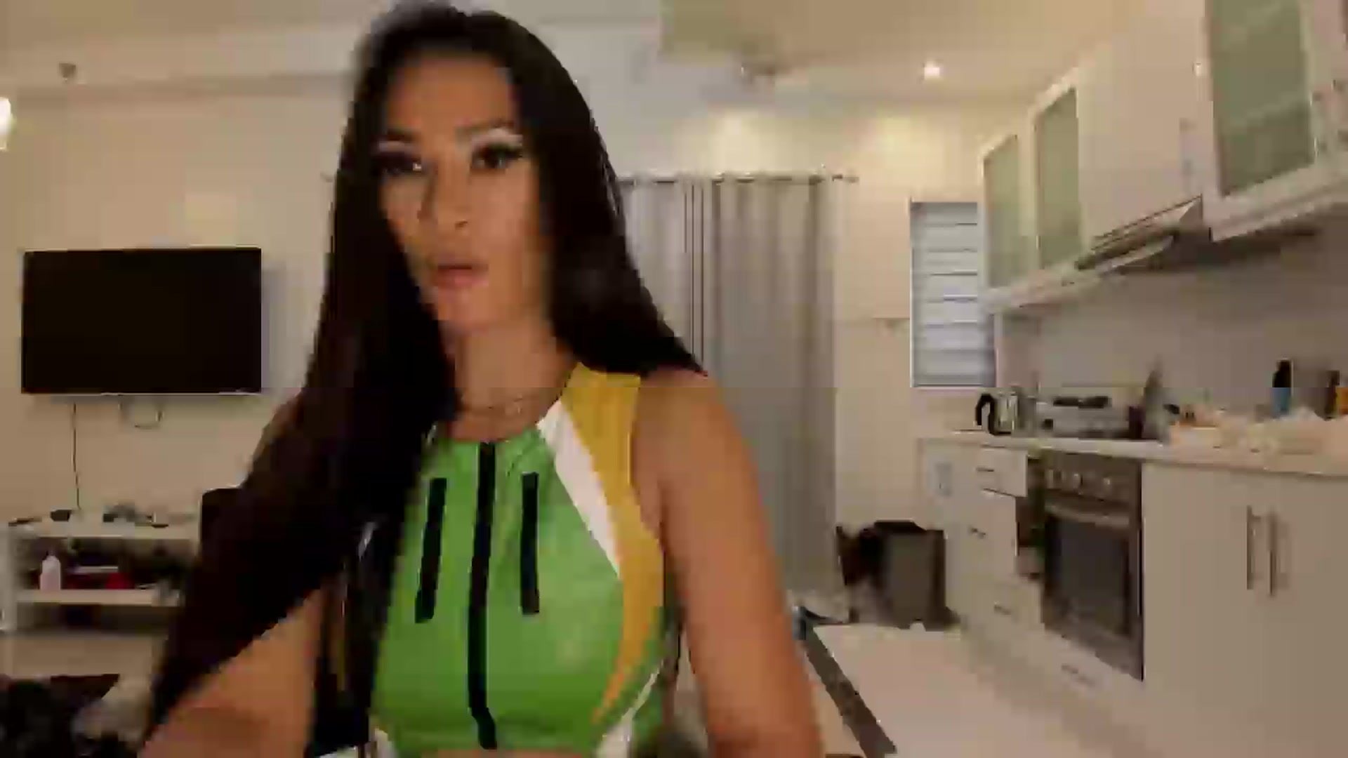 Gallery image thumbnail from LoversQueen's myfreecams stream on, 07/18/2024, 03:08 image 11 of 20