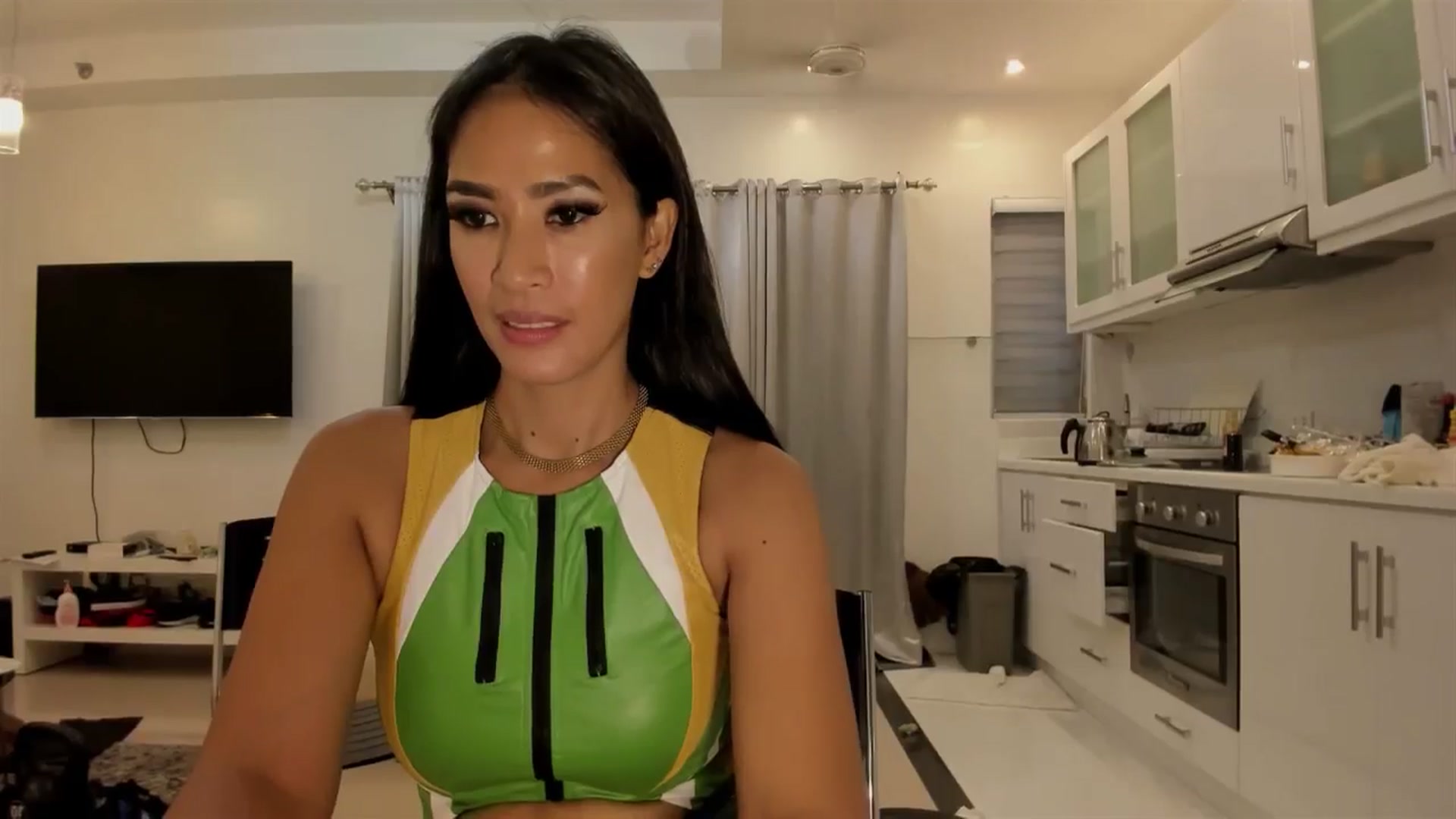 Gallery image thumbnail from LoversQueen's myfreecams stream on, 07/18/2024, 03:50 image 8 of 20