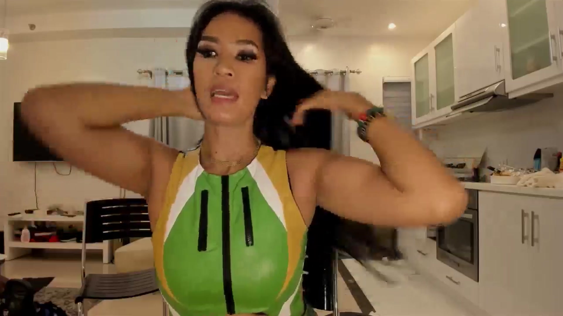 Gallery image thumbnail from LoversQueen's myfreecams stream on, 07/18/2024, 03:50 image 4 of 20