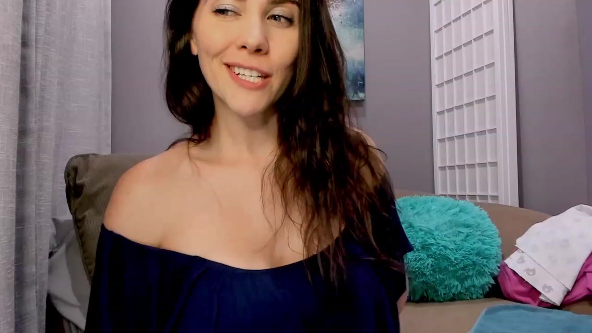 Gallery image thumbnail from LovesDesire's myfreecams stream on, 04/12/2023, 07:01 image 19 of 20