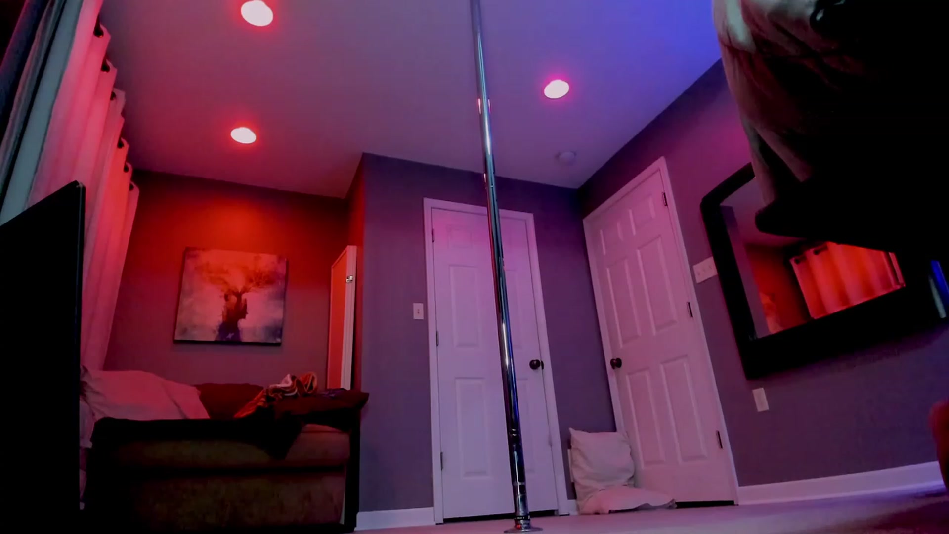 Gallery image thumbnail from LovesDesire's myfreecams stream on, 04/28/2023, 07:00 image 6 of 20