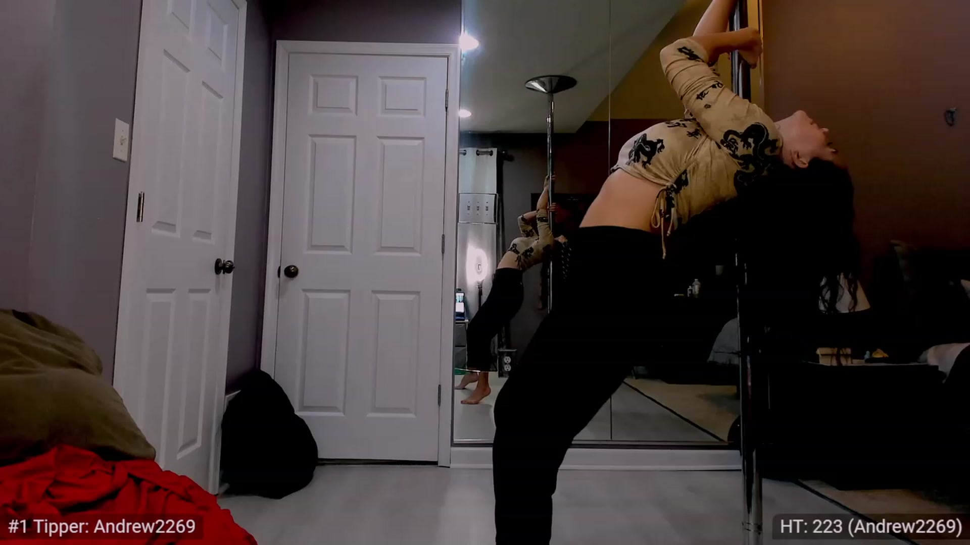 Gallery image thumbnail from LovesDesire's myfreecams stream on, 08/29/2023, 02:02 image 13 of 20