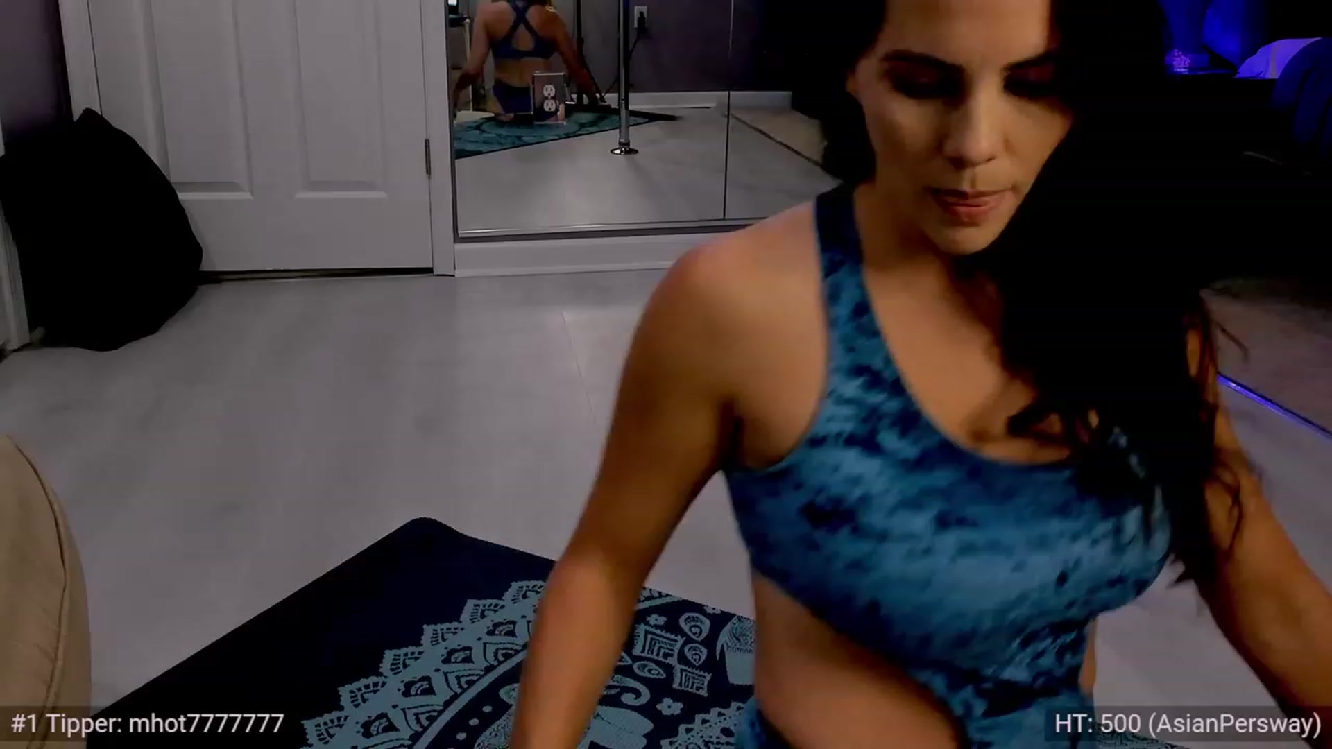 Gallery image thumbnail from LovesDesire's myfreecams stream on, 08/31/2023, 05:48 image 10 of 20