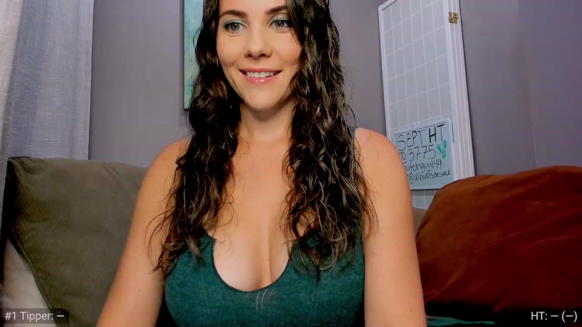 Gallery image thumbnail from LovesDesire's myfreecams stream on, 09/19/2023, 07:09 image 1 of 20