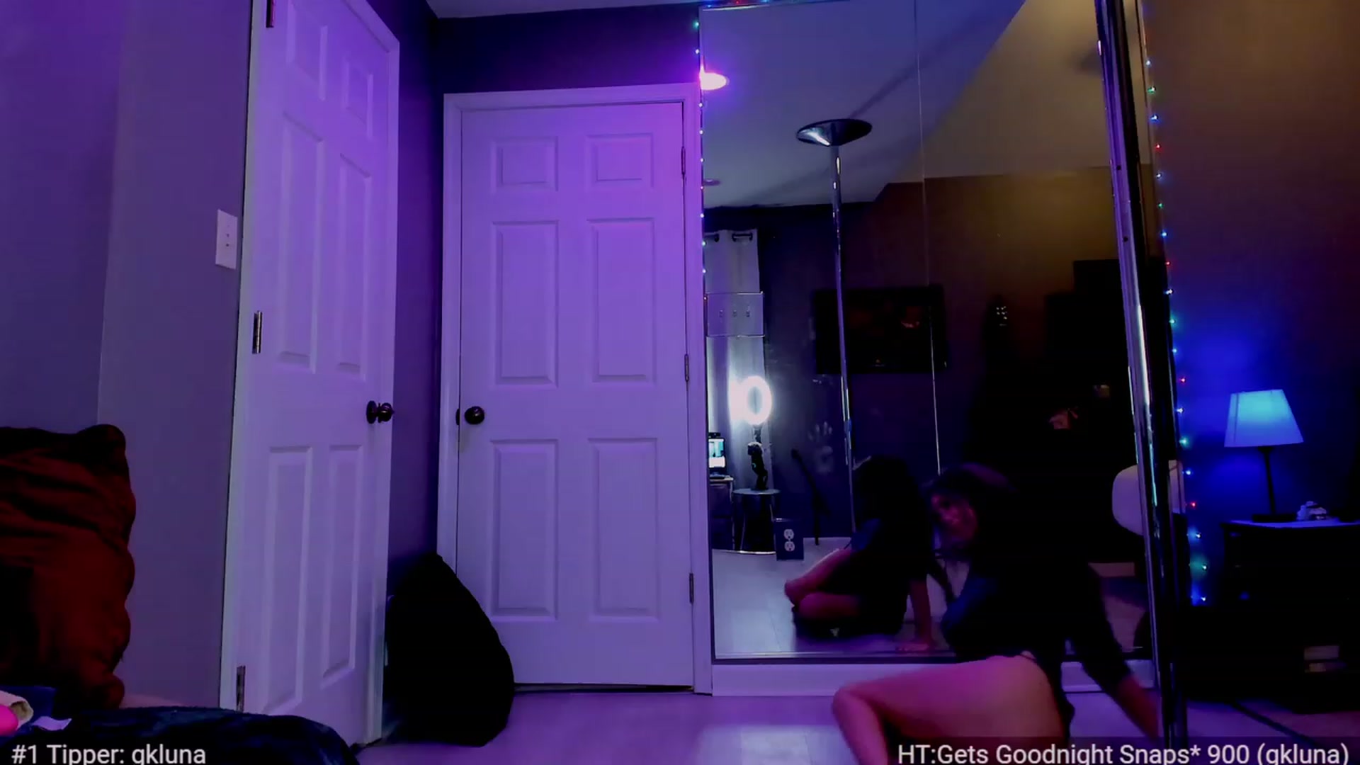 Gallery image thumbnail from LovesDesire's myfreecams stream on, 12/21/2023, 07:37 image 3 of 20