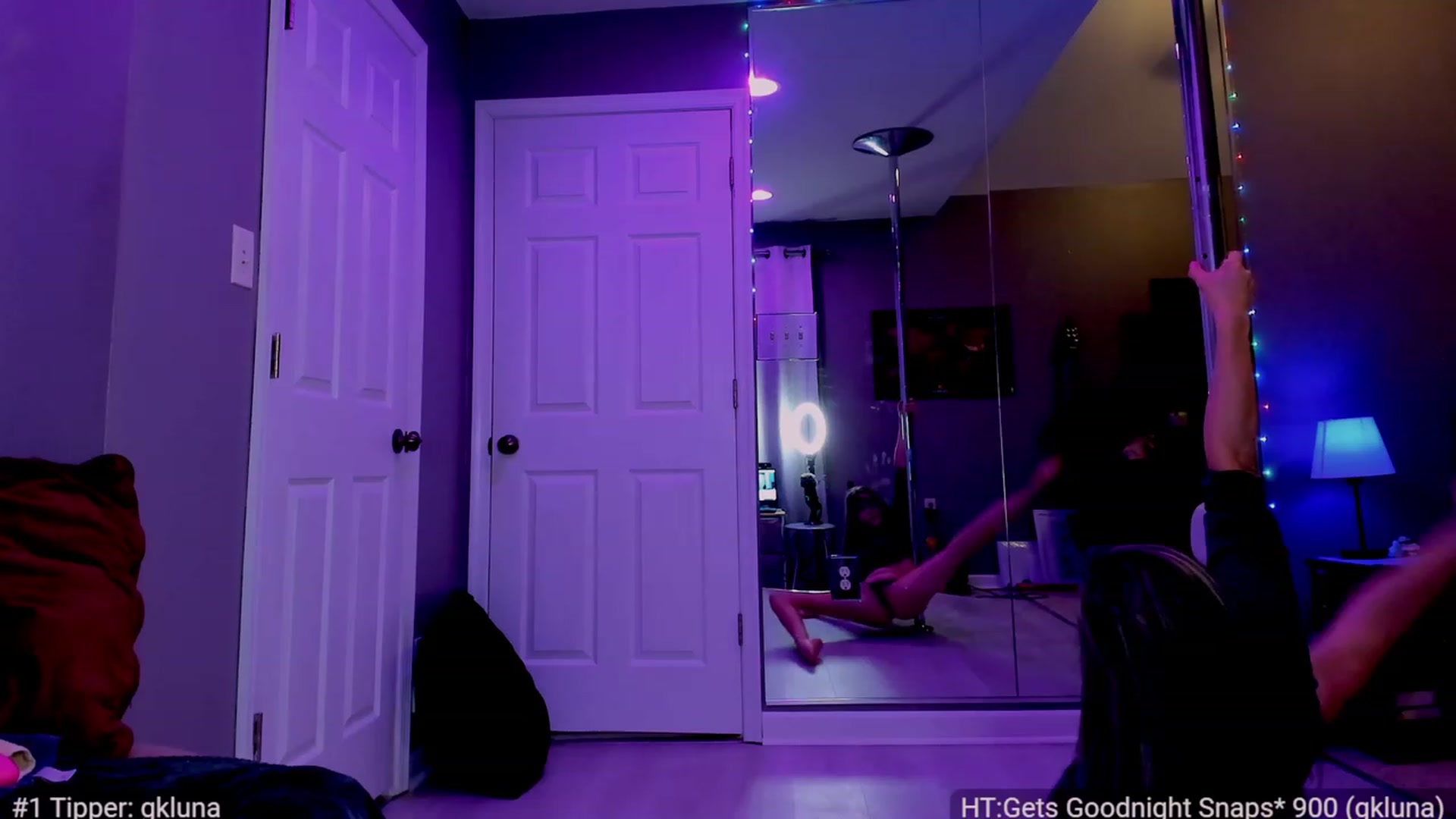 Gallery image thumbnail from LovesDesire's myfreecams stream on, 12/21/2023, 07:37 image 4 of 20