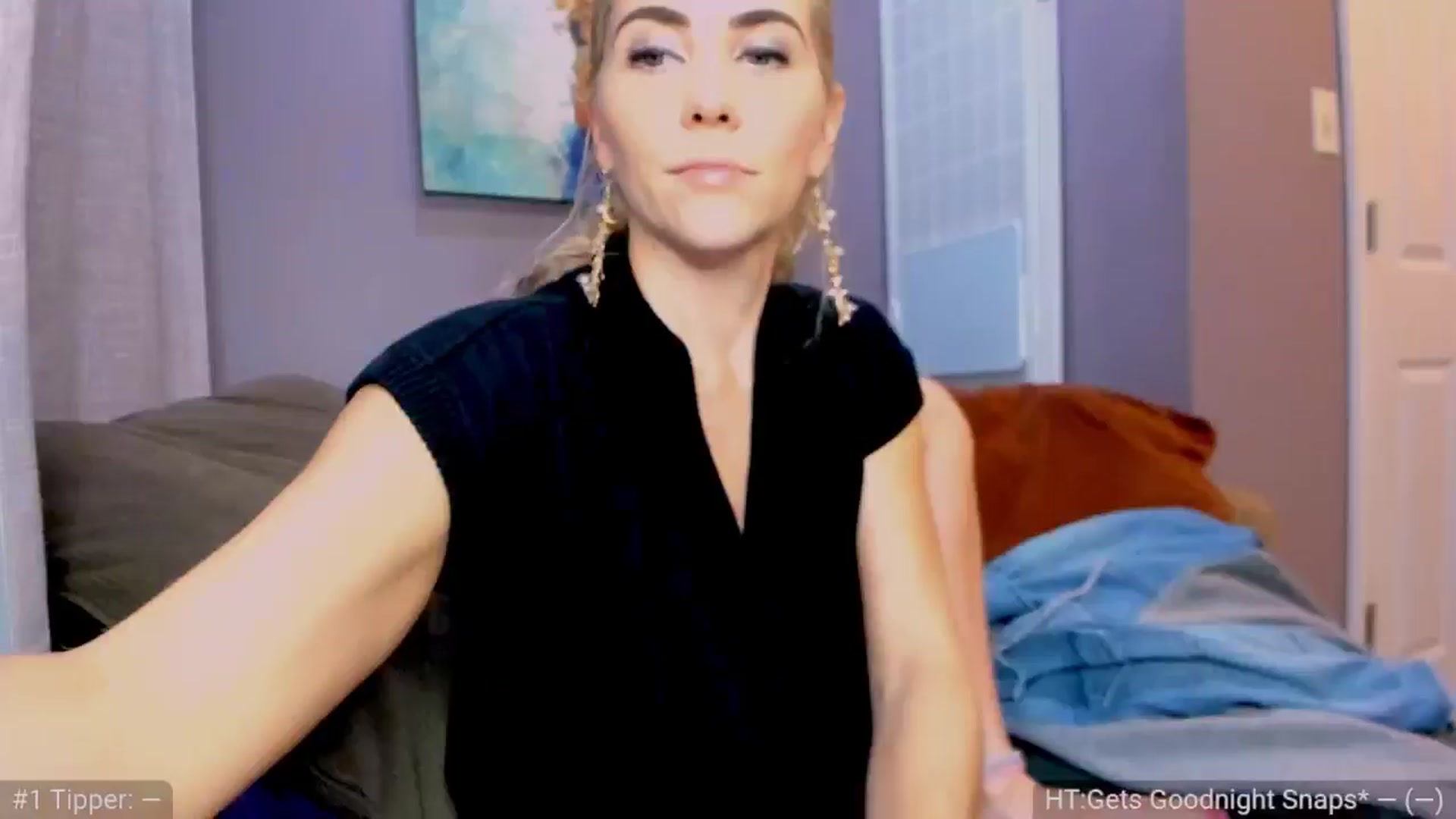 Gallery image thumbnail from LovesDesire's myfreecams stream on, 07/23/2024, 03:58 image 10 of 20