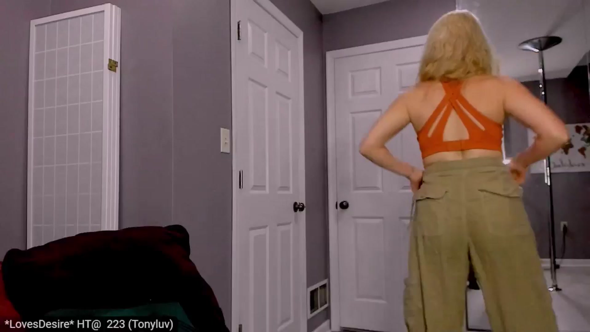 Gallery image thumbnail from LovesDesire's myfreecams stream on, 10/23/2024, 22:47 image 20 of 20