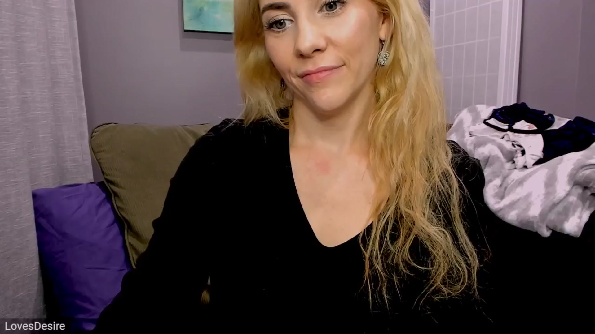 Gallery image thumbnail from LovesDesire's myfreecams stream on, 11/27/2024, 24:38 image 19 of 20