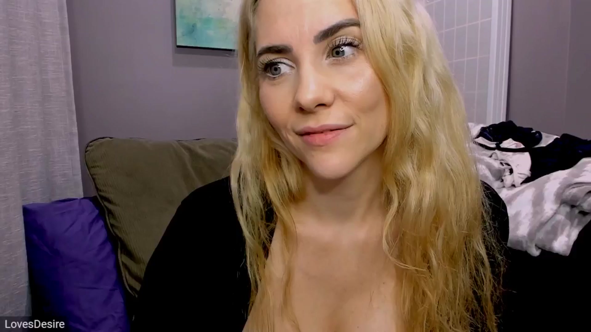 Gallery image thumbnail from LovesDesire's myfreecams stream on, 11/27/2024, 24:38 image 6 of 20