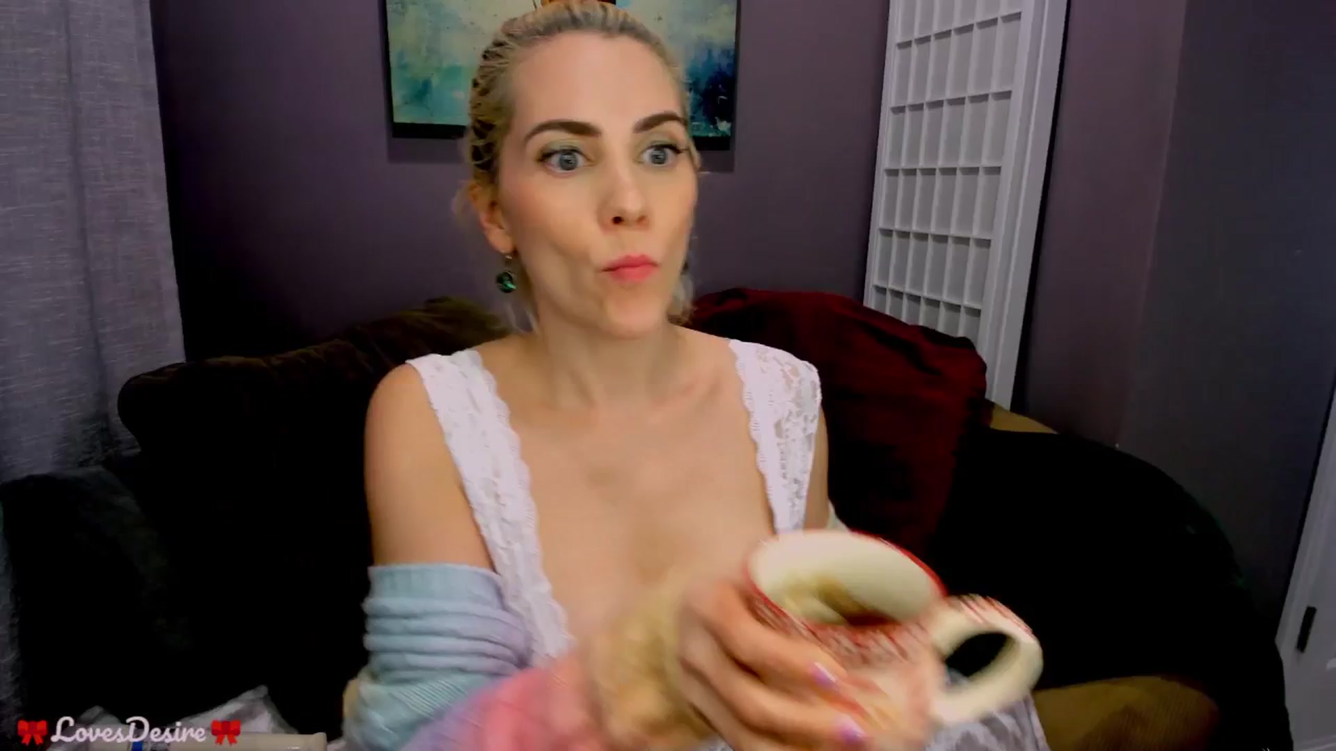 Gallery image thumbnail from LovesDesire's myfreecams stream on, 03/27/2025, 06:47 image 2 of 20
