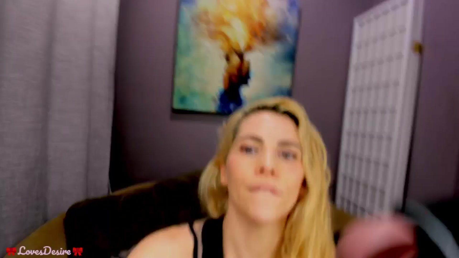 Gallery image thumbnail from LovesDesire's myfreecams stream on, 03/29/2025, 04:46 image 10 of 20