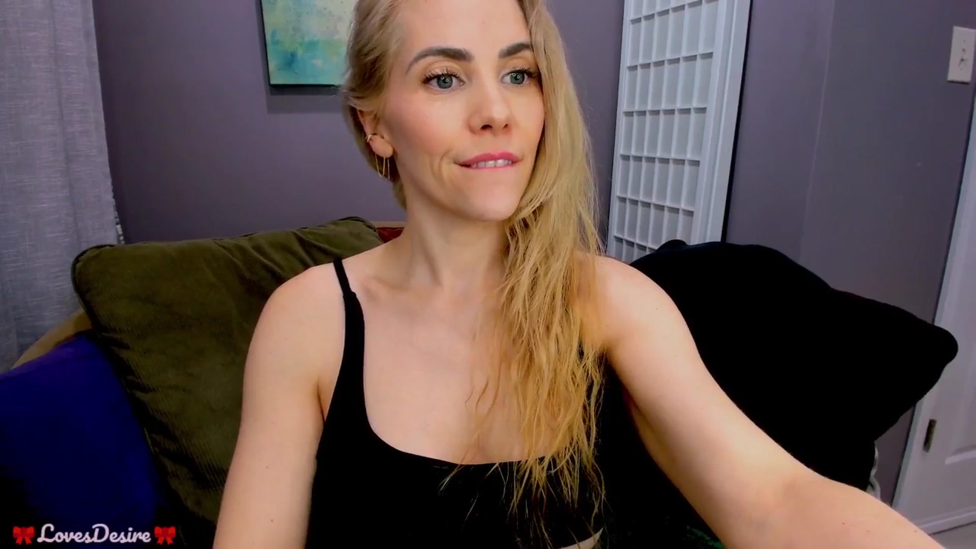 Gallery image thumbnail from LovesDesire's myfreecams stream on, 04/10/2025, 03:50 image 13 of 20