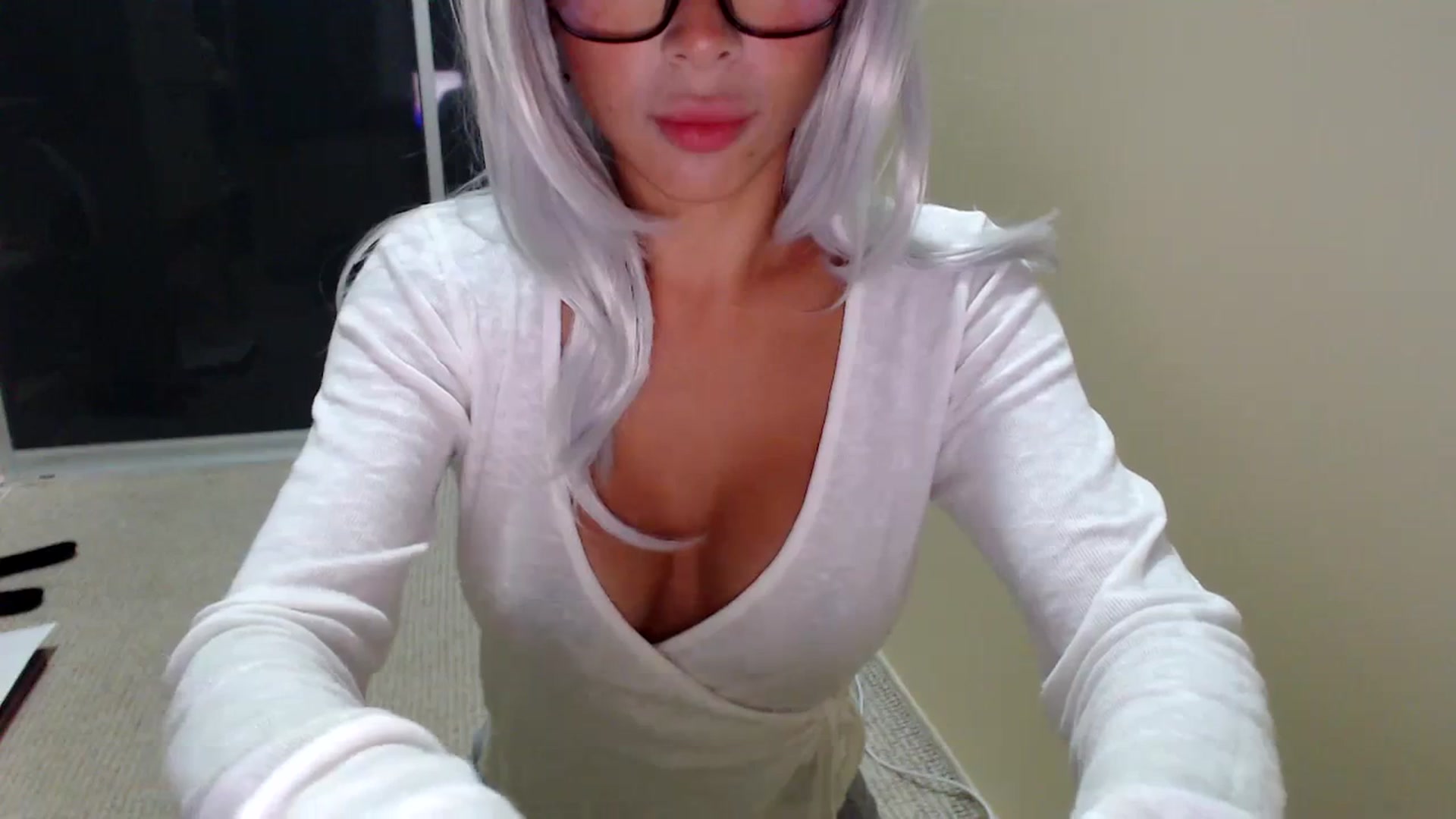 Gallery image thumbnail from LoviinNiina's myfreecams stream on, 10/16/2023, 13:12 image 10 of 20