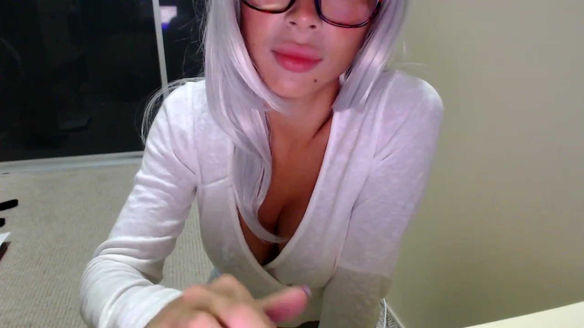 Gallery image thumbnail from LoviinNiina's myfreecams stream on, 10/16/2023, 13:12 image 18 of 20