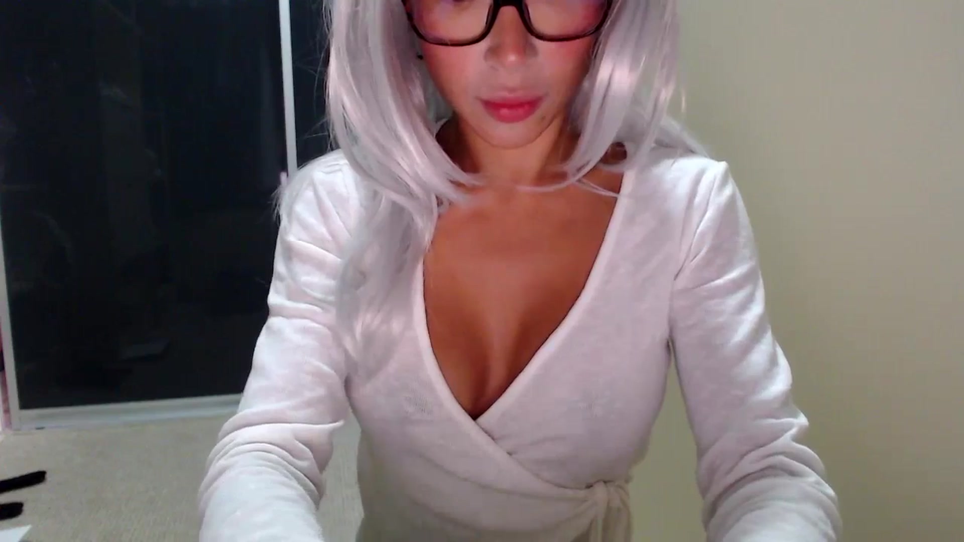 Gallery image thumbnail from LoviinNiina's myfreecams stream on, 10/16/2023, 13:12 image 6 of 20