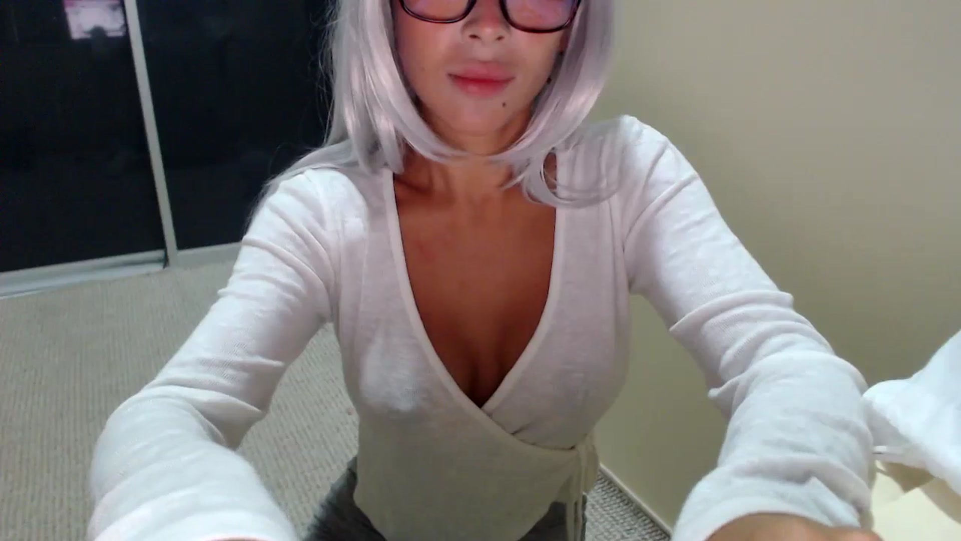 Gallery image thumbnail from LoviinNiina's myfreecams stream on, 10/17/2023, 10:42 image 5 of 20
