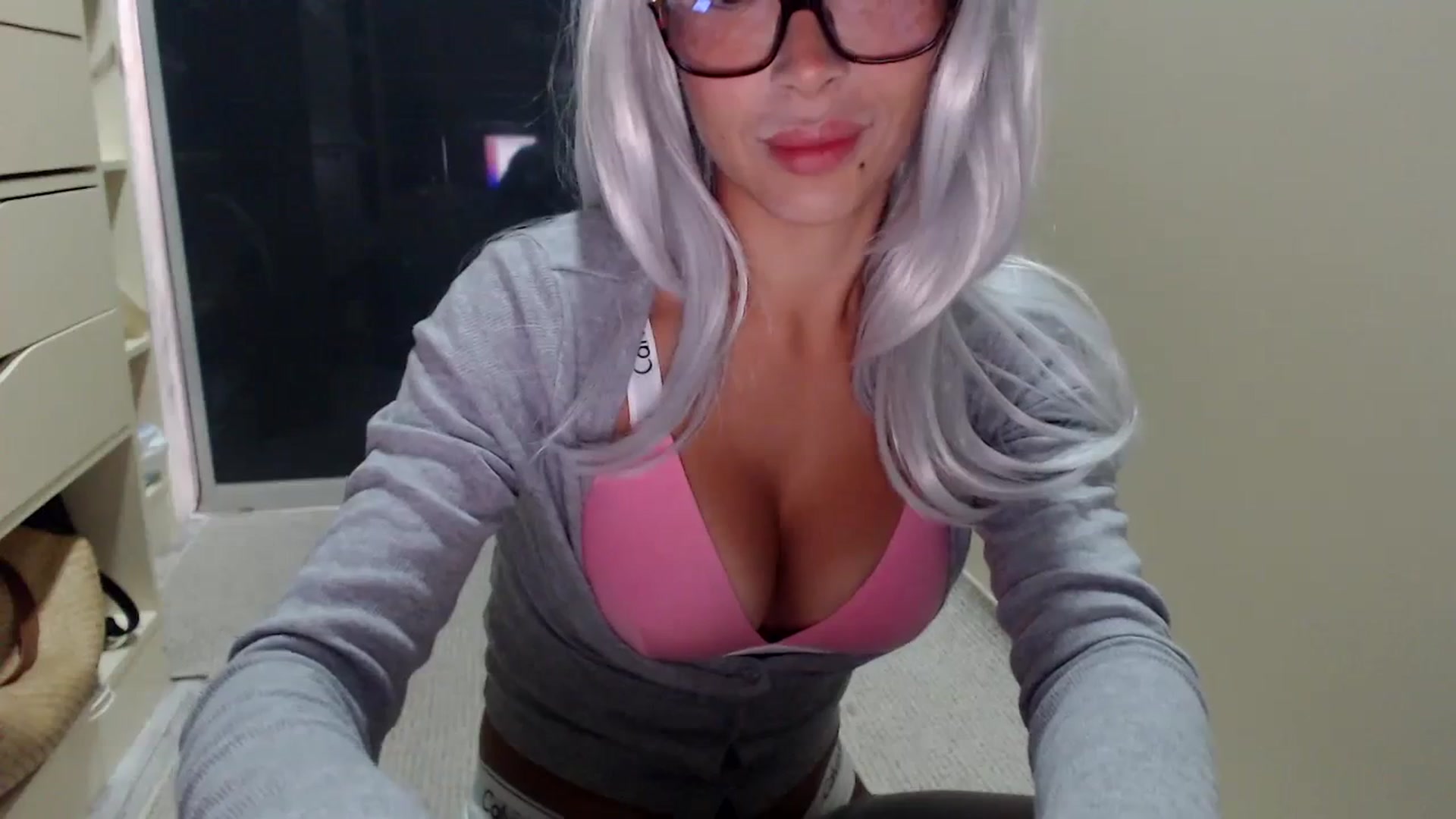 Gallery image thumbnail from LoviinNiina's myfreecams stream on, 10/18/2023, 08:39 image 20 of 20