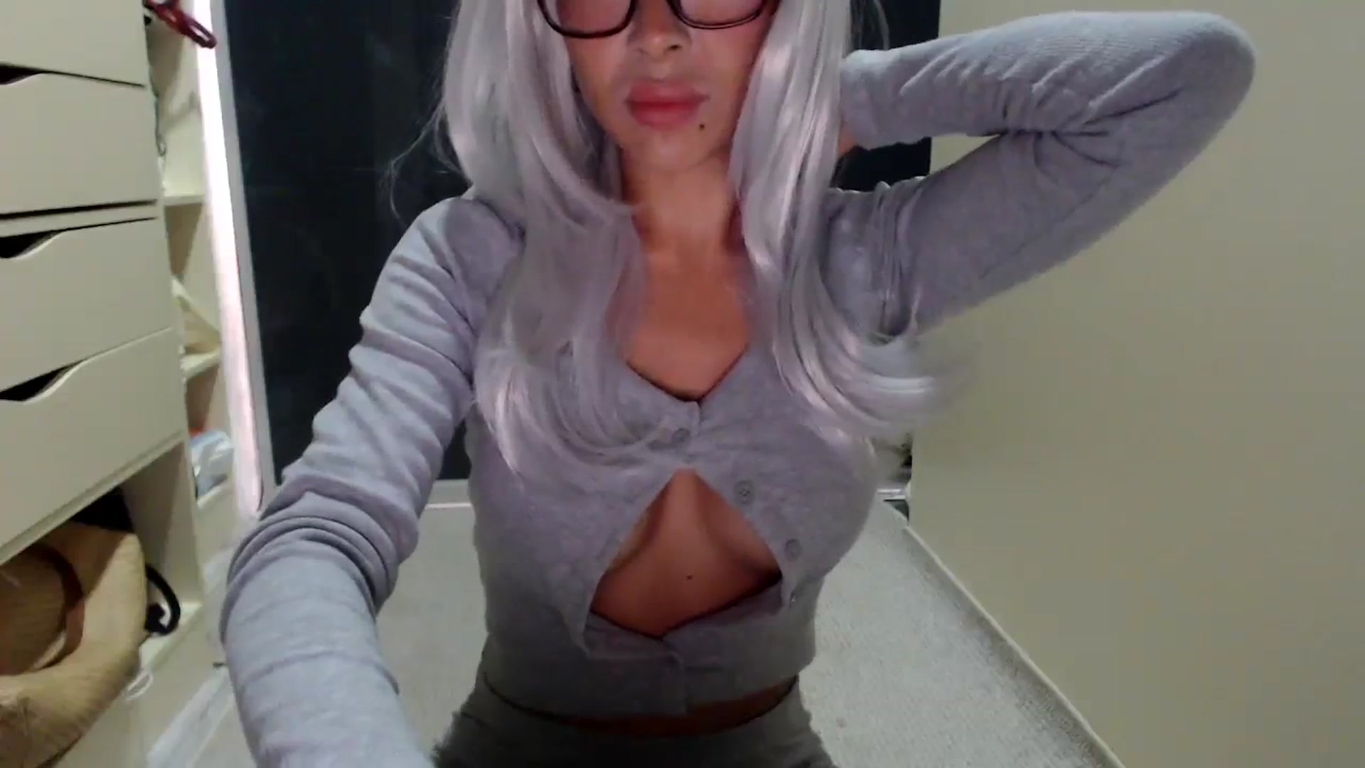 Gallery image thumbnail from LoviinNiina's myfreecams stream on, 10/18/2023, 11:34 image 16 of 20