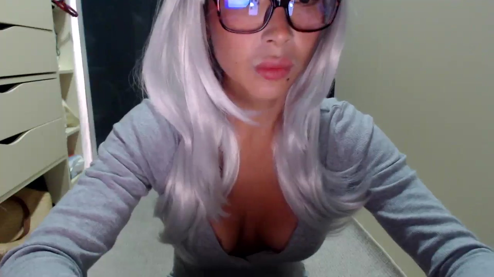Gallery image thumbnail from LoviinNiina's myfreecams stream on, 10/18/2023, 11:34 image 18 of 20