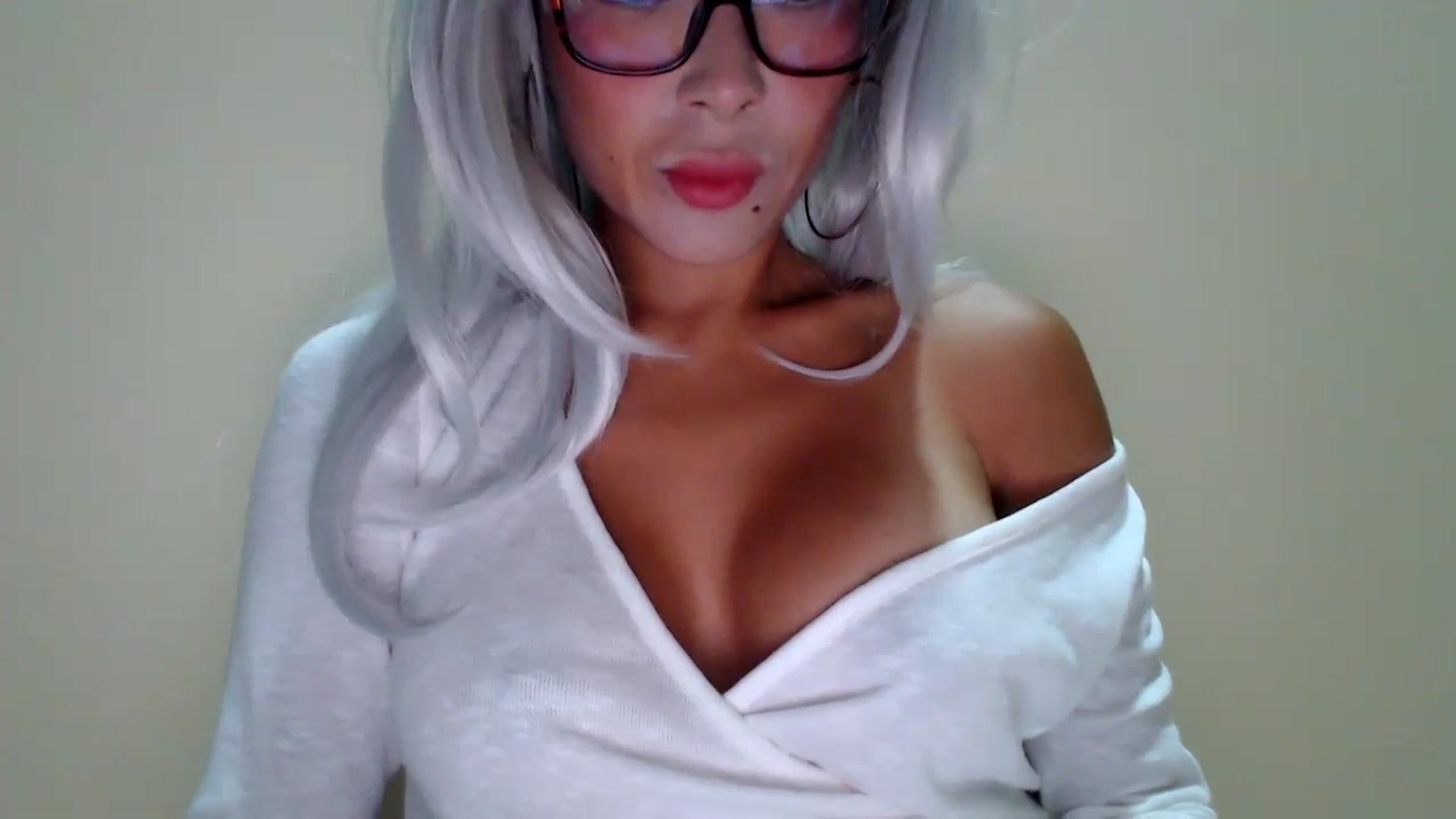 Gallery image thumbnail from LoviinNiina's myfreecams stream on, 10/23/2023, 09:27 image 16 of 20