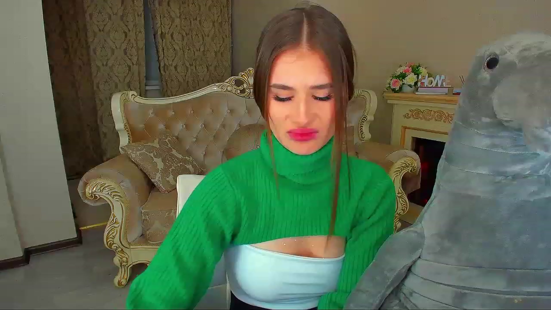 Gallery image thumbnail from LoyalToYouu's myfreecams stream on, 11/20/2022, 23:49 image 16 of 20