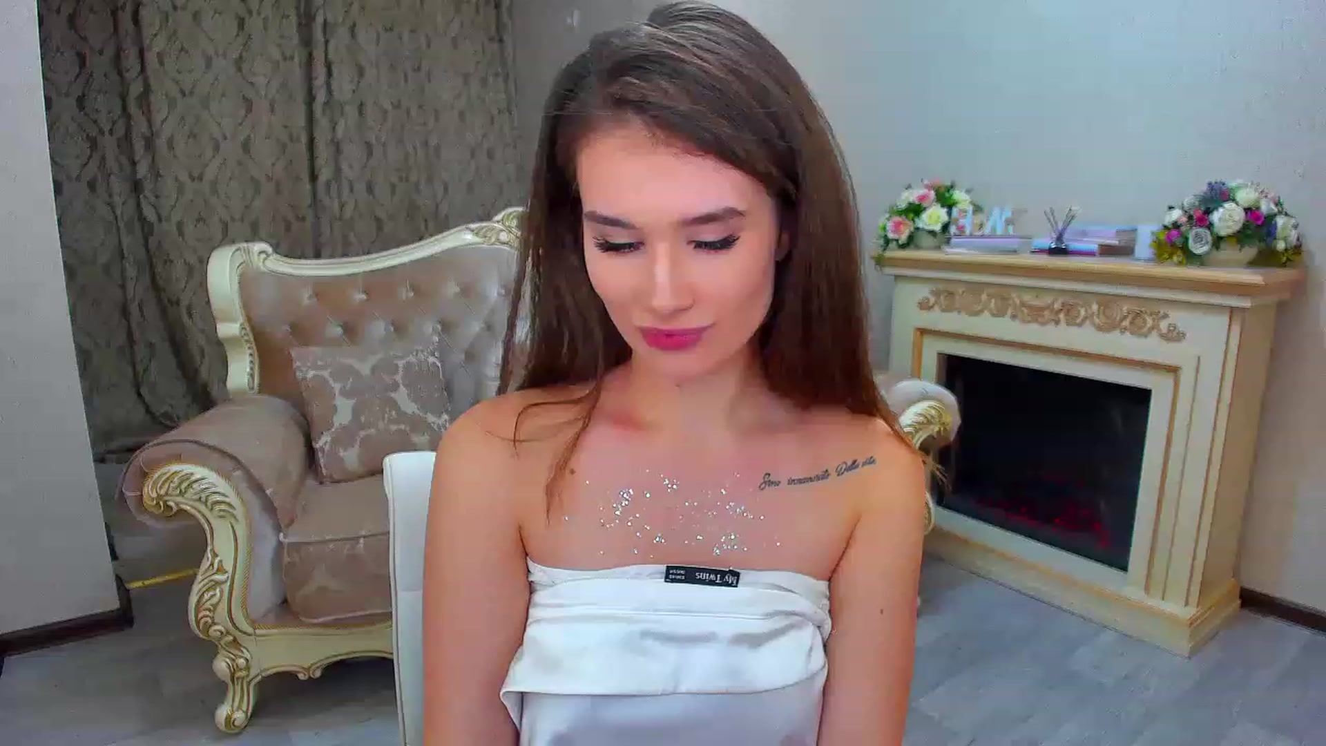 Gallery image thumbnail from LoyalToYouu's myfreecams stream on, 11/23/2022, 22:52 image 11 of 20