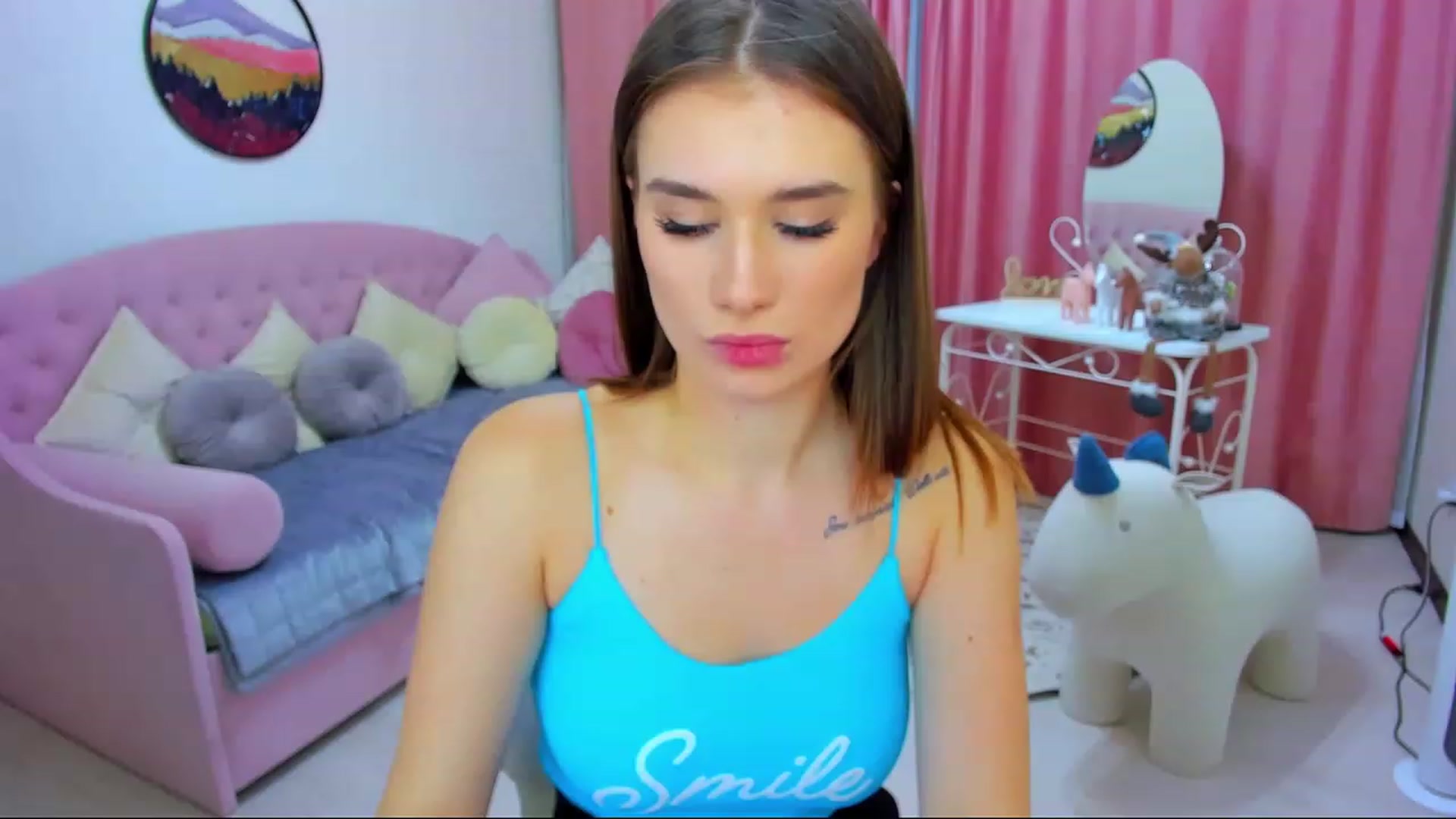 Gallery image thumbnail from LoyalToYouu's myfreecams stream on, 11/27/2022, 19:50 image 1 of 20