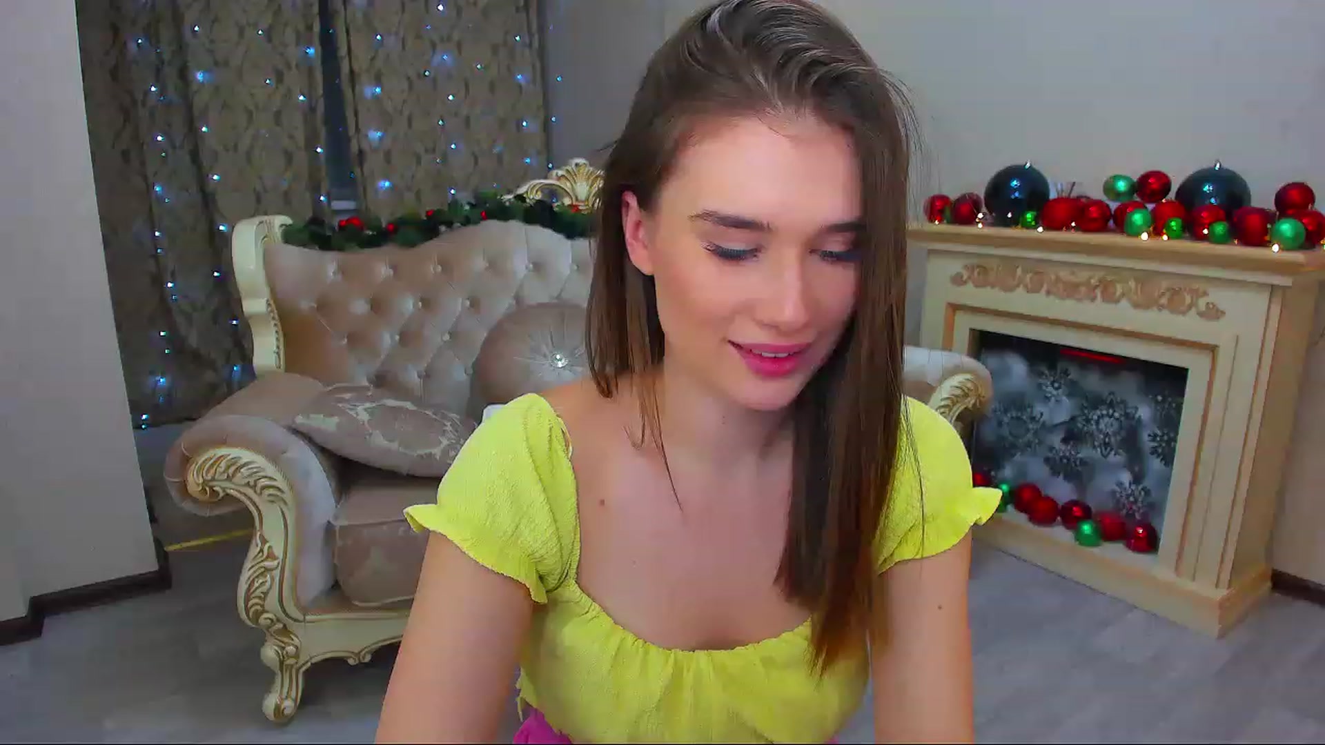 Gallery image thumbnail from LoyalToYouu's myfreecams stream on, 12/18/2022, 22:27 image 19 of 20