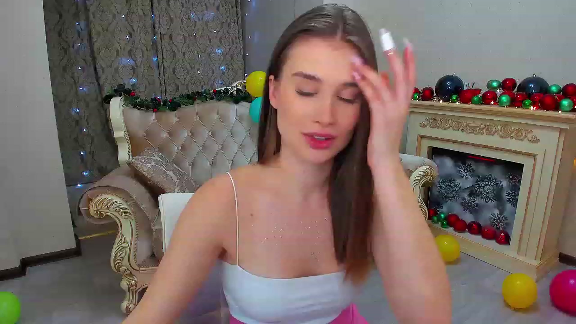 Gallery image thumbnail from LoyalToYouu's myfreecams stream on, 12/20/2022, 20:47 image 15 of 20