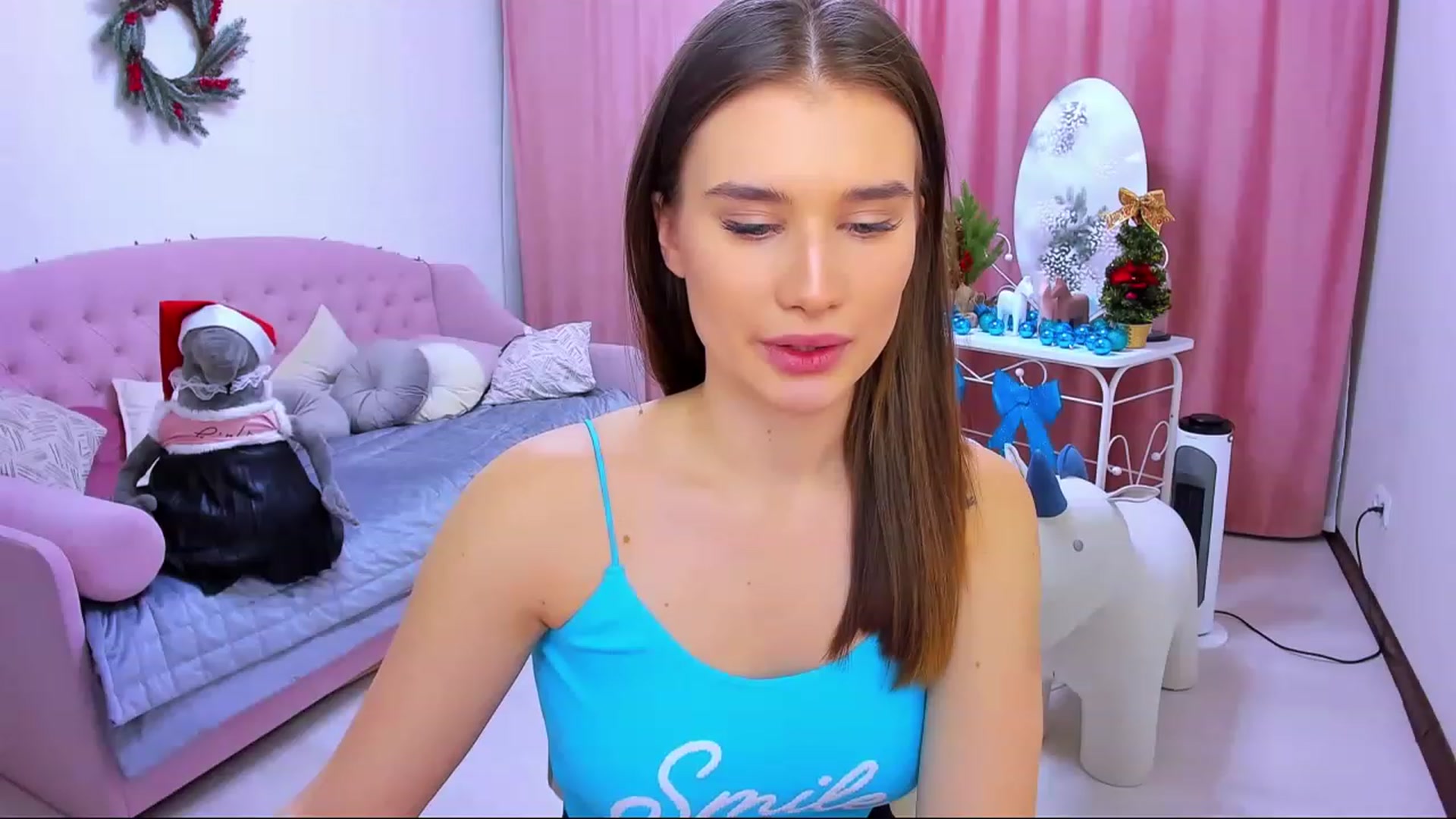 Gallery image thumbnail from LoyalToYouu's myfreecams stream on, 12/21/2022, 20:35 image 5 of 20
