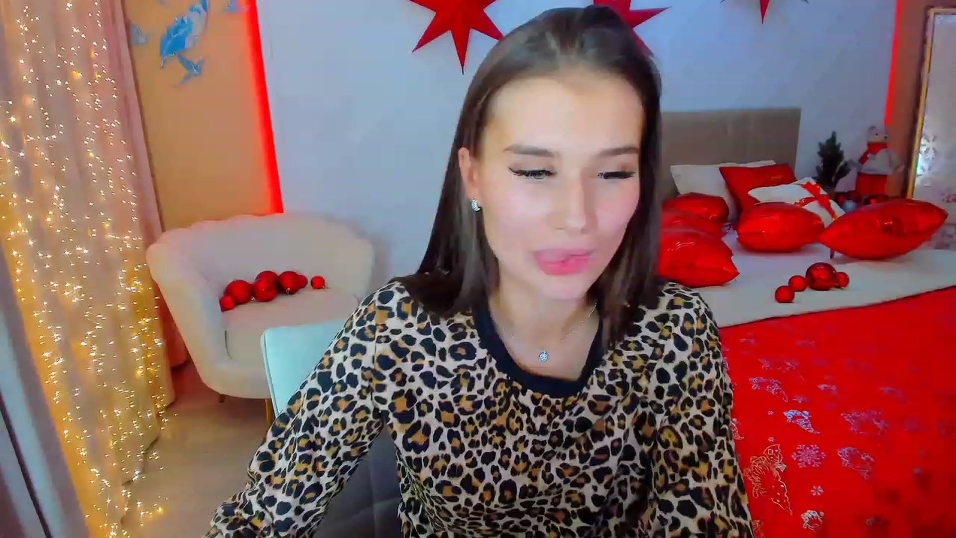 Gallery image thumbnail from LoyalToYouu's myfreecams stream on, 12/24/2023, 17:40 image 20 of 20