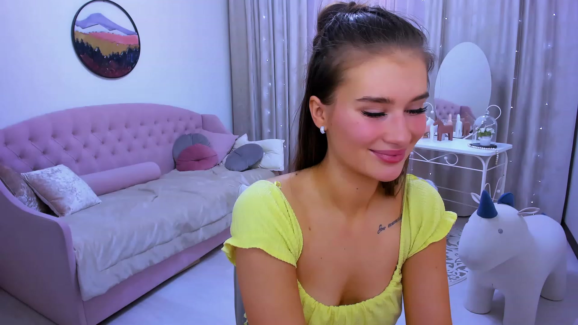 Gallery image thumbnail from LoyalToYouu's myfreecams stream on, 01/25/2024, 18:13 image 4 of 20