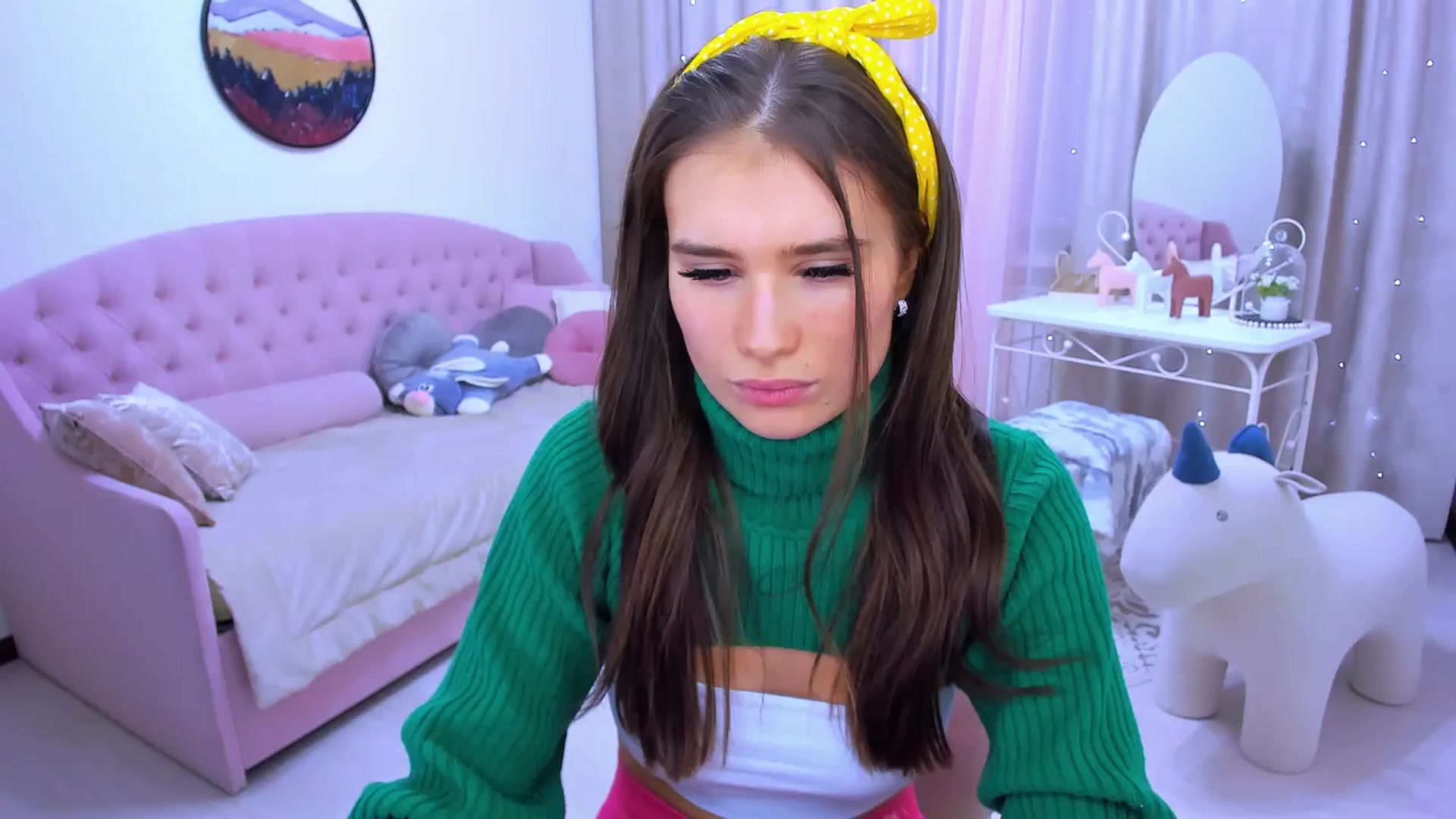 Gallery image thumbnail from LoyalToYouu's myfreecams stream on, 02/25/2024, 22:39 image 15 of 20