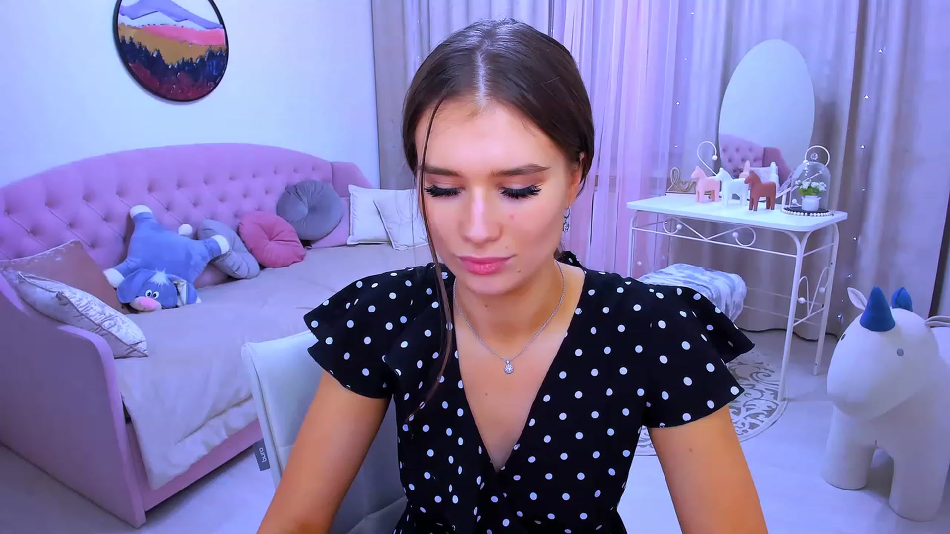 Gallery image thumbnail from LoyalToYouu's myfreecams stream on, 02/28/2024, 20:44 image 10 of 20