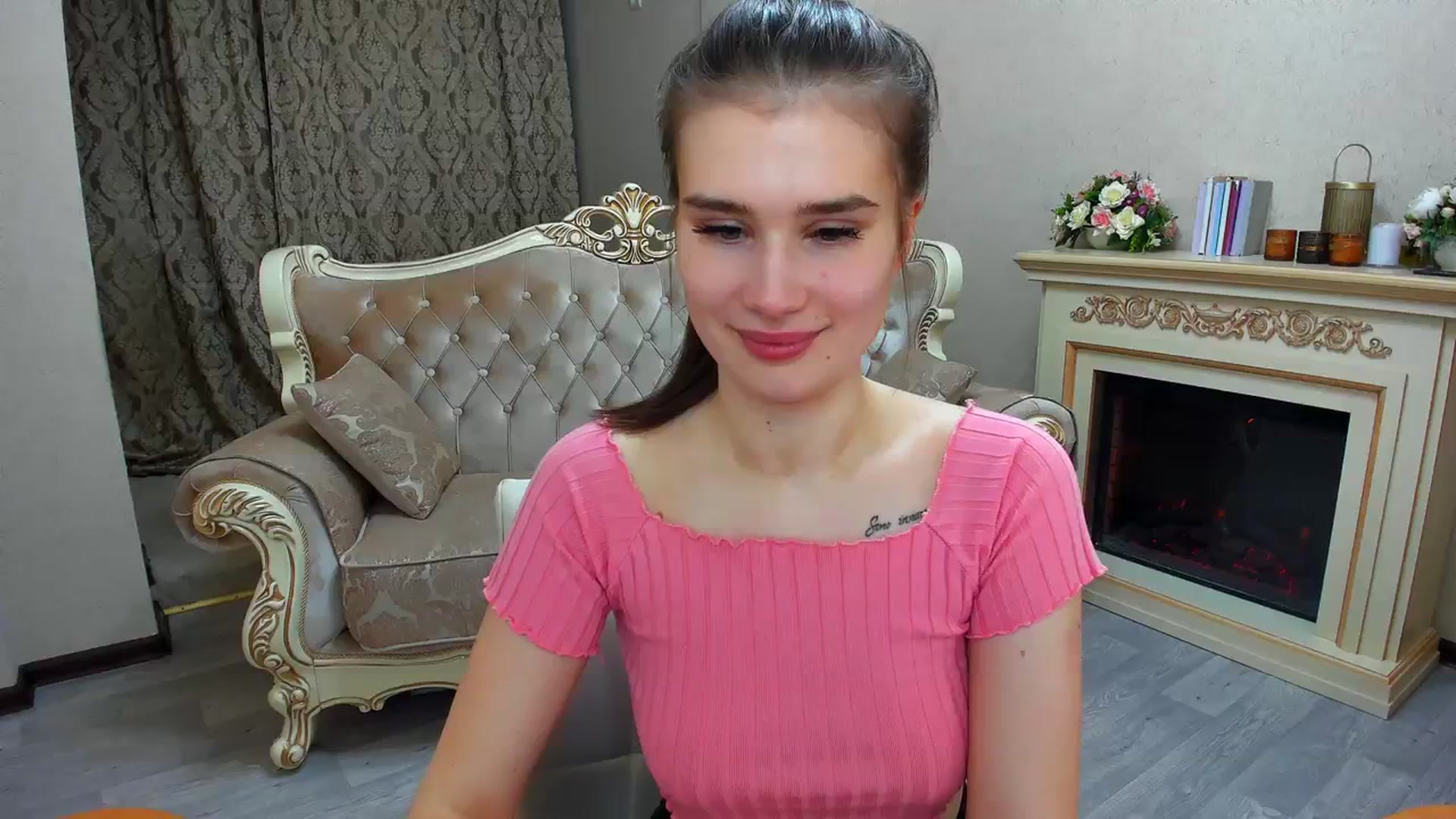 Gallery image thumbnail from LoyalToYouu's myfreecams stream on, 03/13/2024, 19:00 image 17 of 20