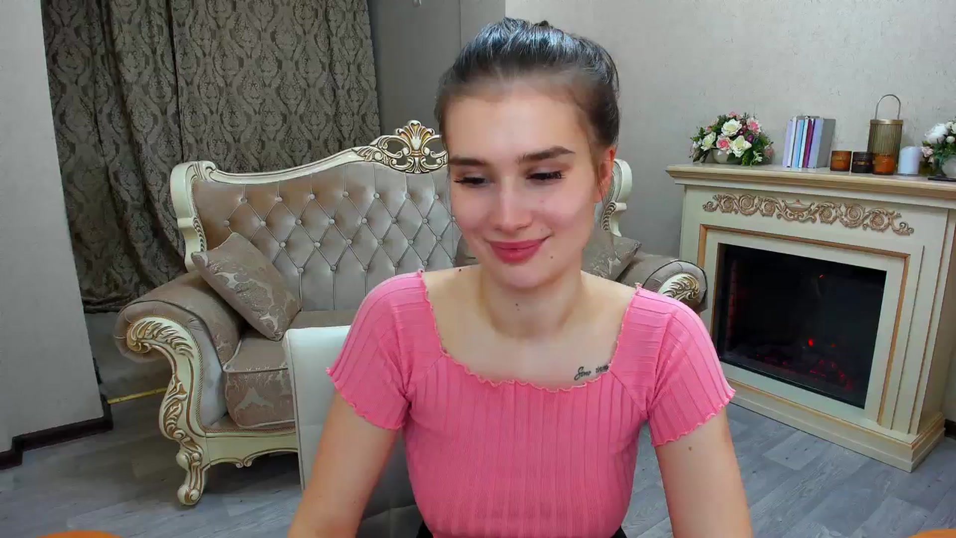 Gallery image thumbnail from LoyalToYouu's myfreecams stream on, 03/13/2024, 19:00 image 15 of 20