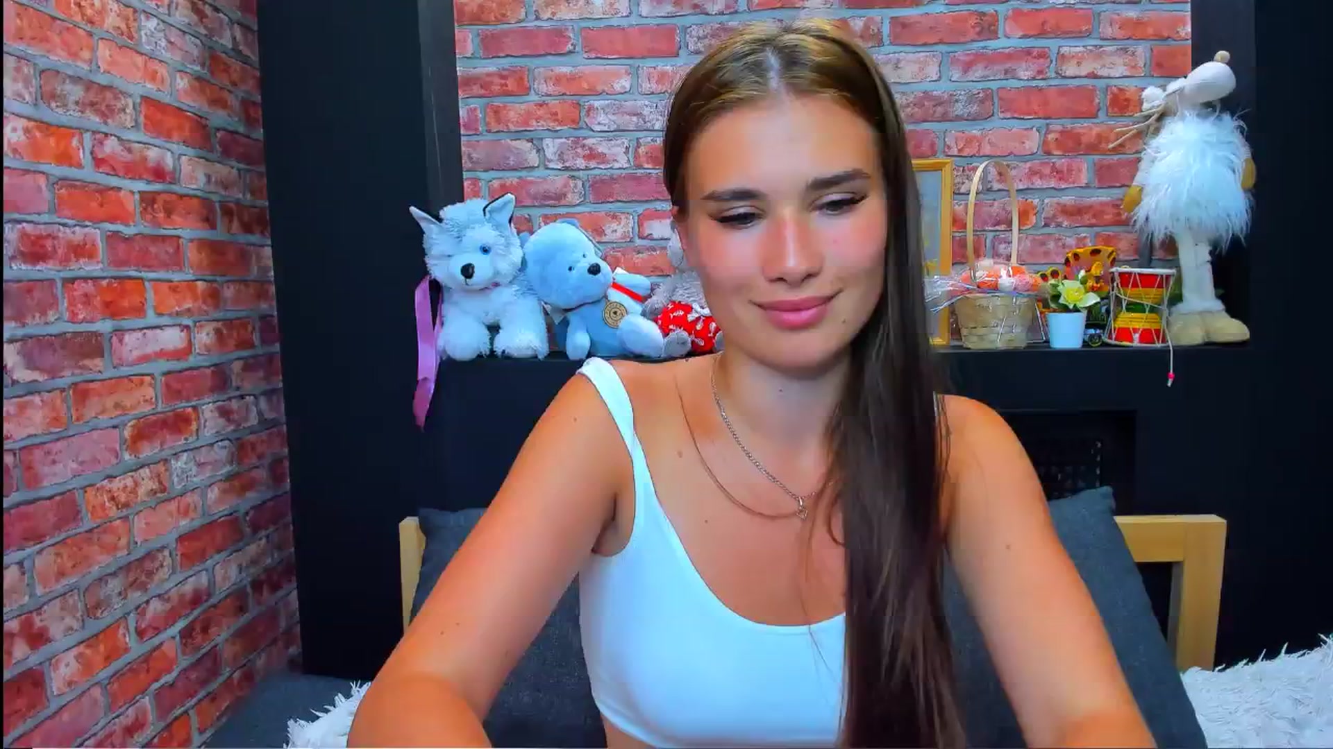 Gallery image thumbnail from LoyalToYouu's myfreecams stream on, 08/06/2024, 15:52 image 12 of 20