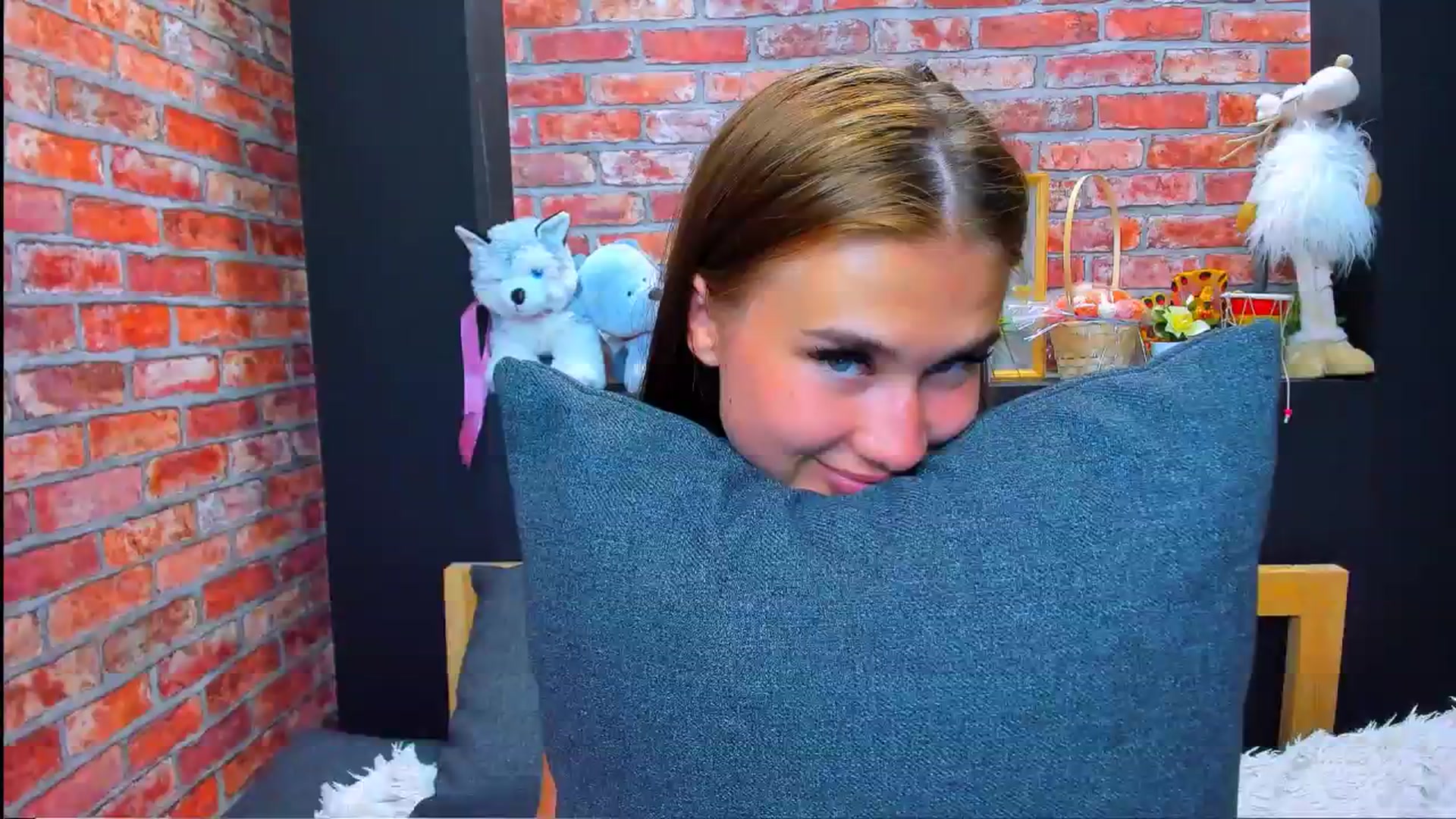 Gallery image thumbnail from LoyalToYouu's myfreecams stream on, 08/06/2024, 15:52 image 20 of 20