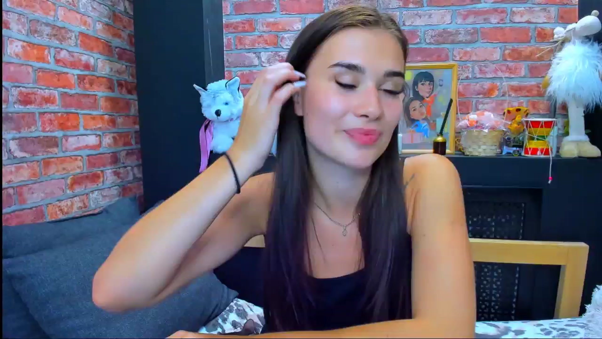 Gallery image thumbnail from LoyalToYouu's myfreecams stream on, 08/17/2024, 10:18 image 13 of 20