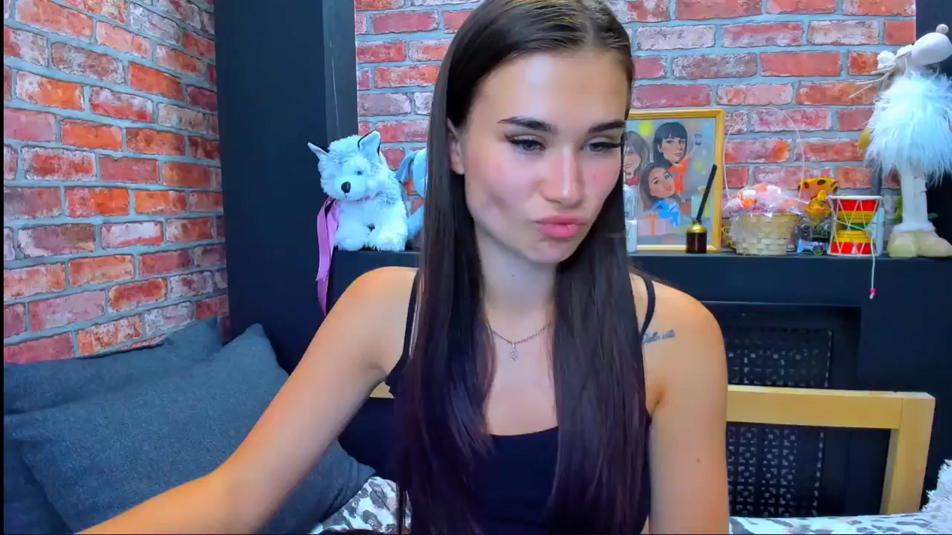 Gallery image thumbnail from LoyalToYouu's myfreecams stream on, 08/17/2024, 10:18 image 8 of 20