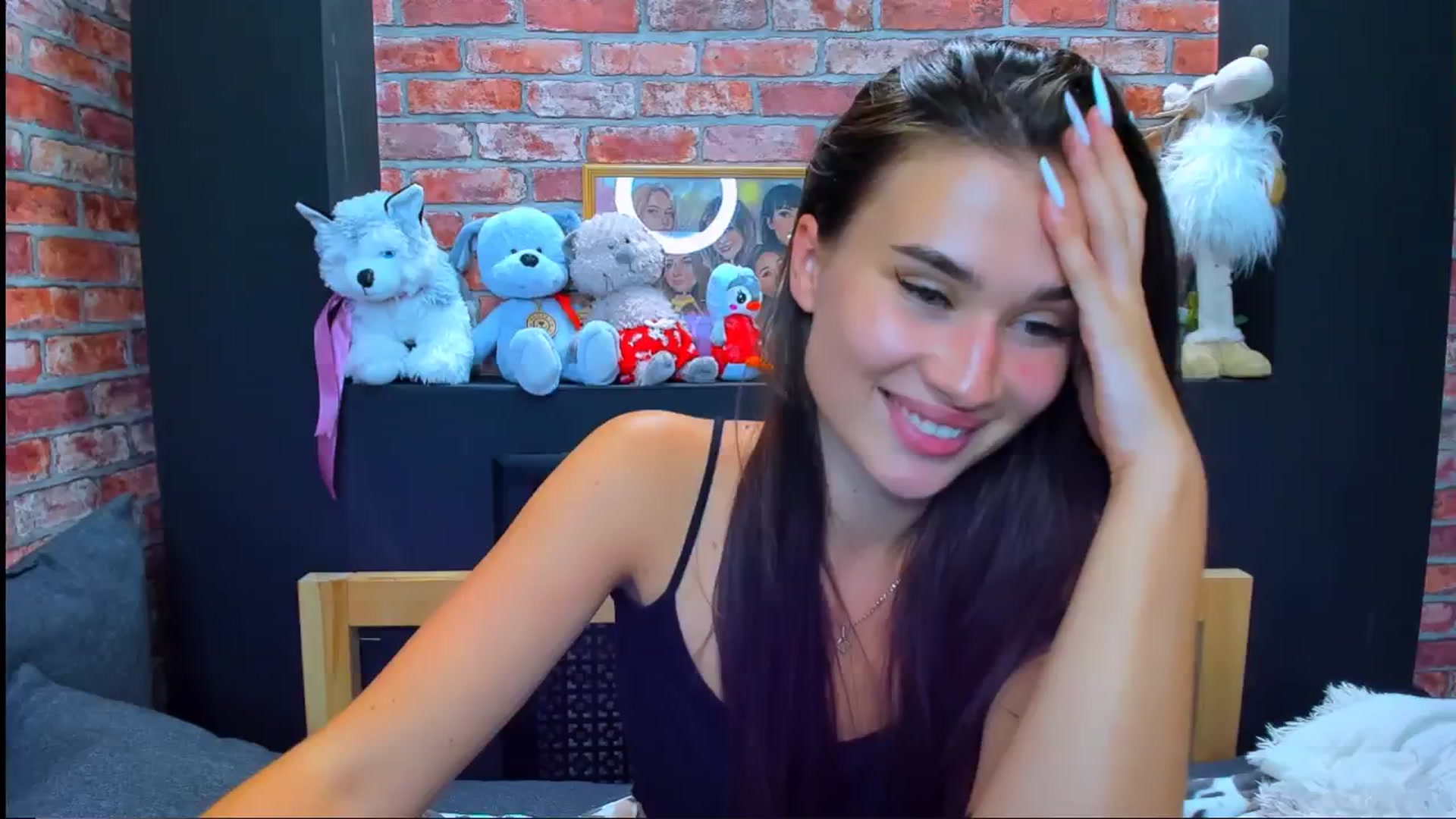 Gallery image thumbnail from LoyalToYouu's myfreecams stream on, 08/17/2024, 14:39 image 1 of 20