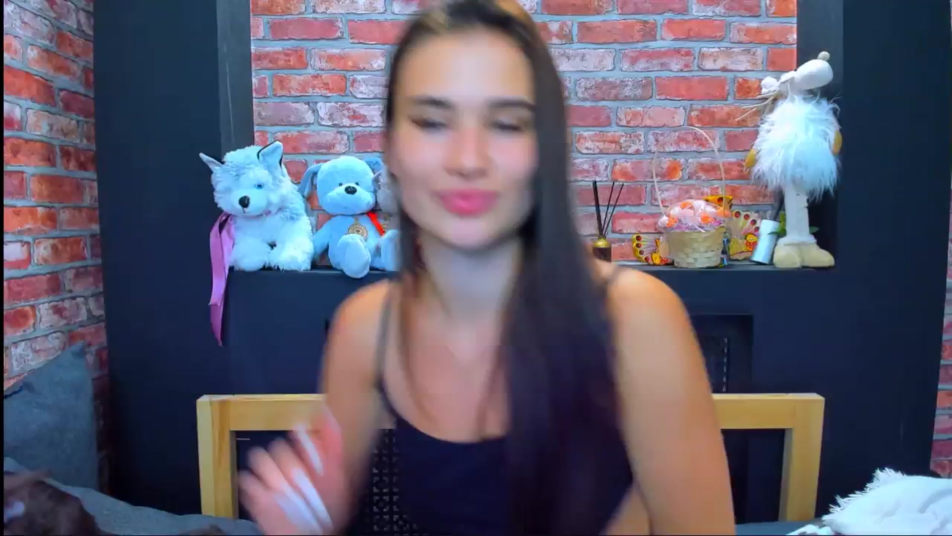 Gallery image thumbnail from LoyalToYouu's myfreecams stream on, 08/17/2024, 14:39 image 16 of 20