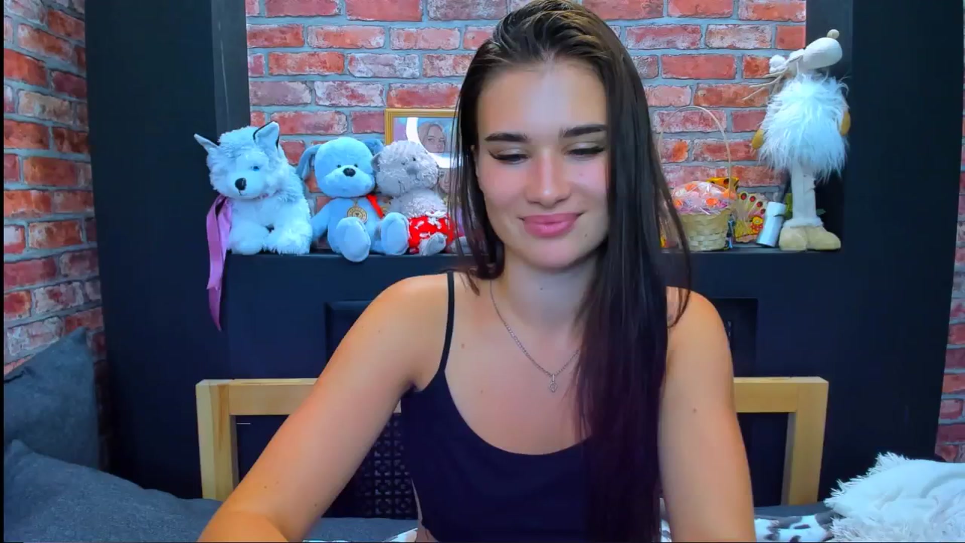 Gallery image thumbnail from LoyalToYouu's myfreecams stream on, 08/17/2024, 14:39 image 5 of 20