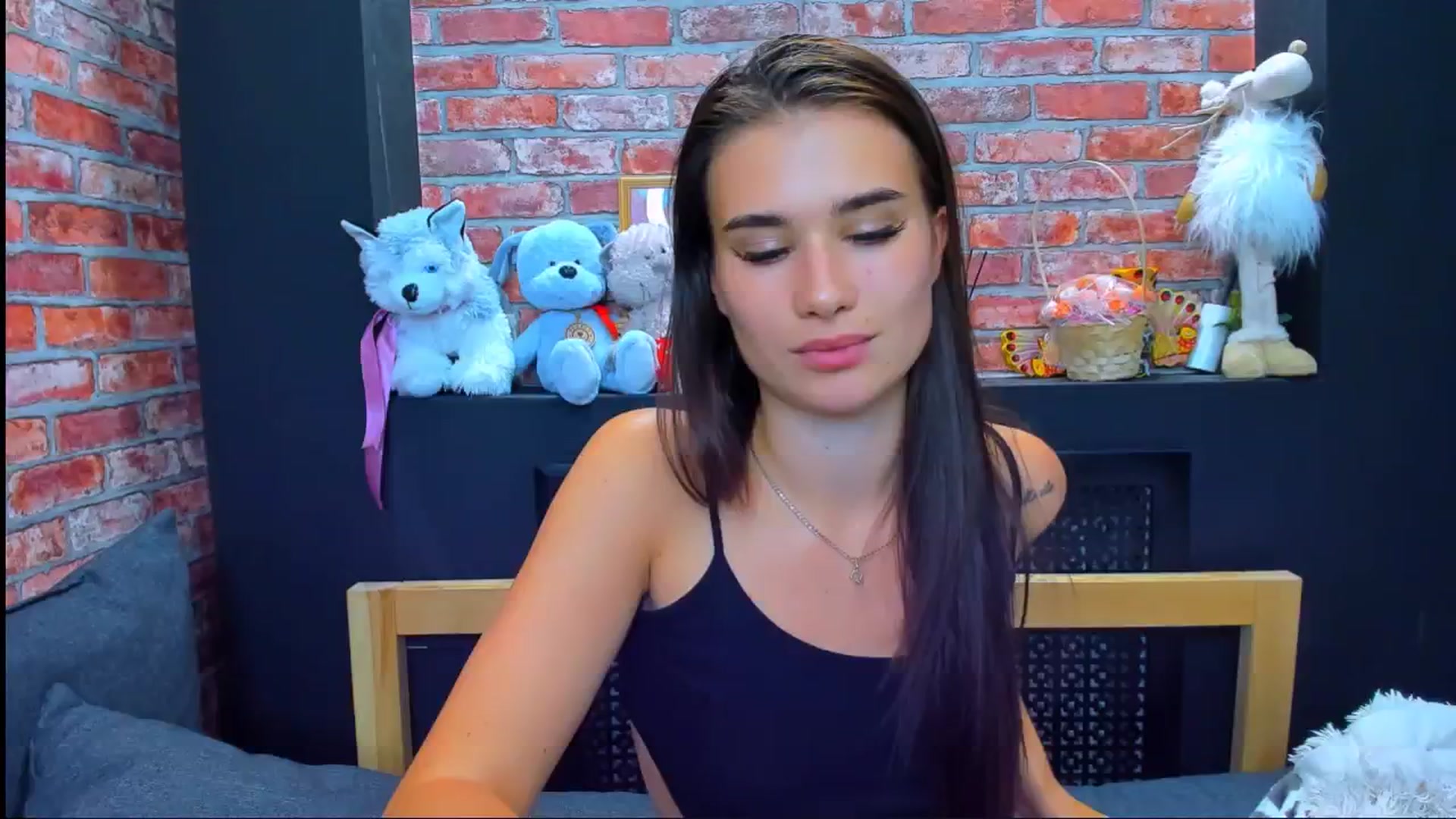 Gallery image thumbnail from LoyalToYouu's myfreecams stream on, 08/17/2024, 15:28 image 9 of 20