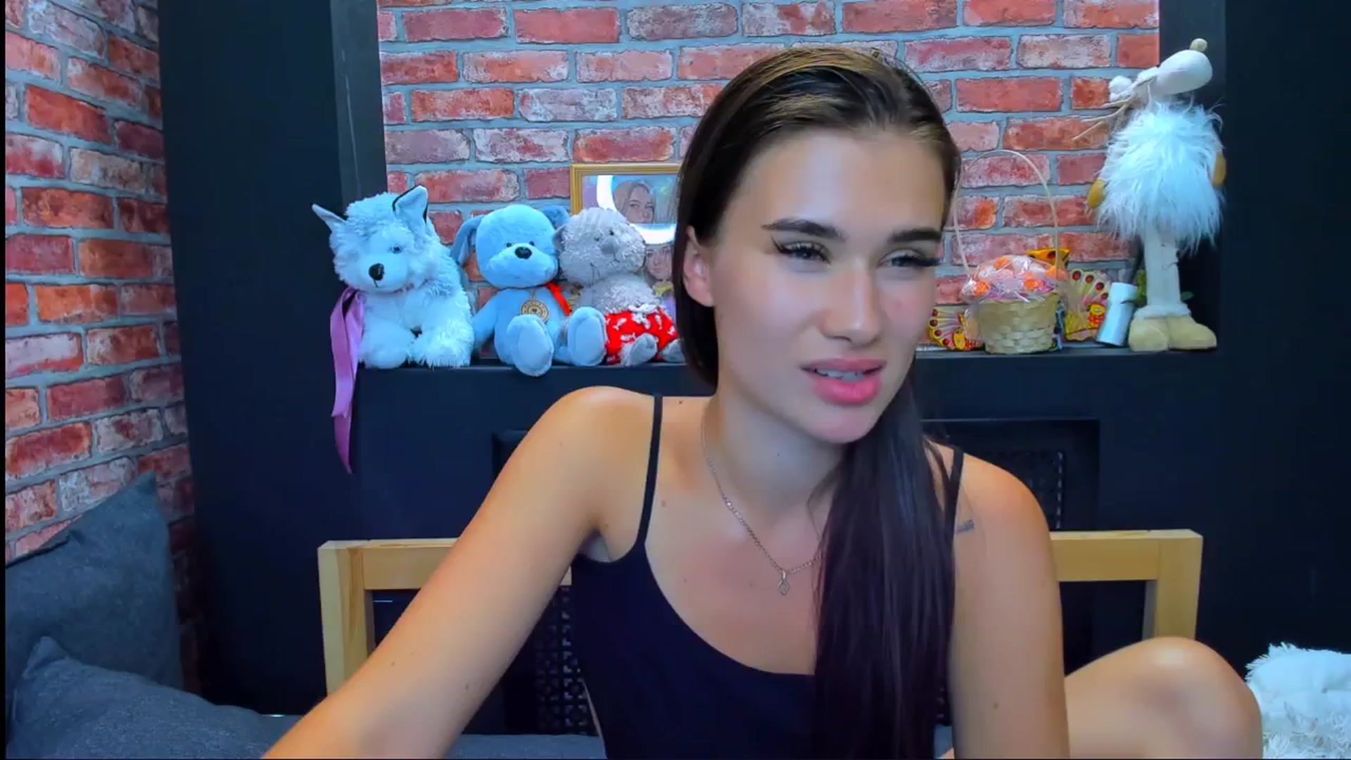 Gallery image thumbnail from LoyalToYouu's myfreecams stream on, 08/17/2024, 15:28 image 16 of 20