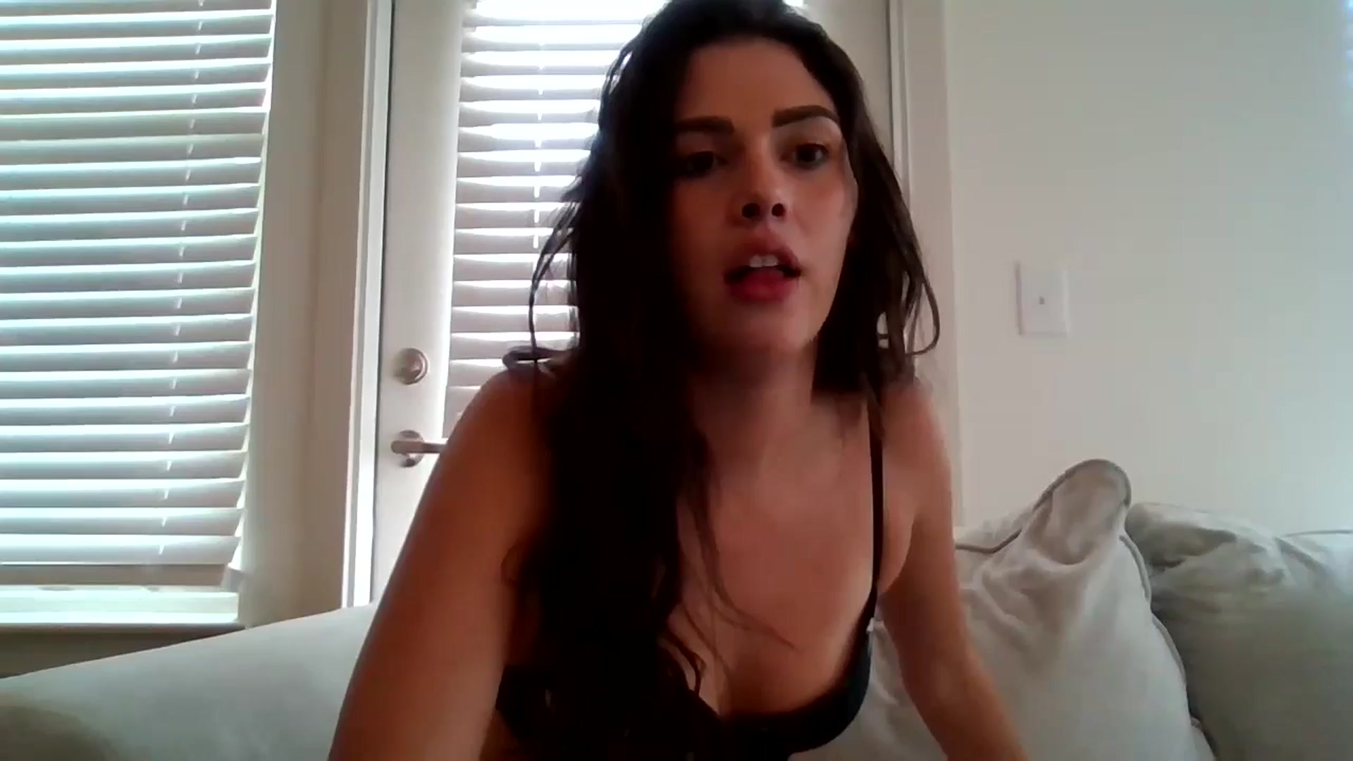 Gallery image thumbnail from Lpell1's myfreecams stream on, 07/11/2024, 21:29 image 13 of 20