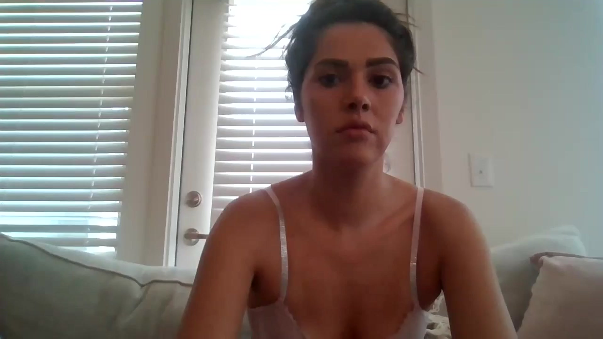 Gallery image thumbnail from Lpell1's myfreecams stream on, 08/07/2024, 20:09 image 1 of 20